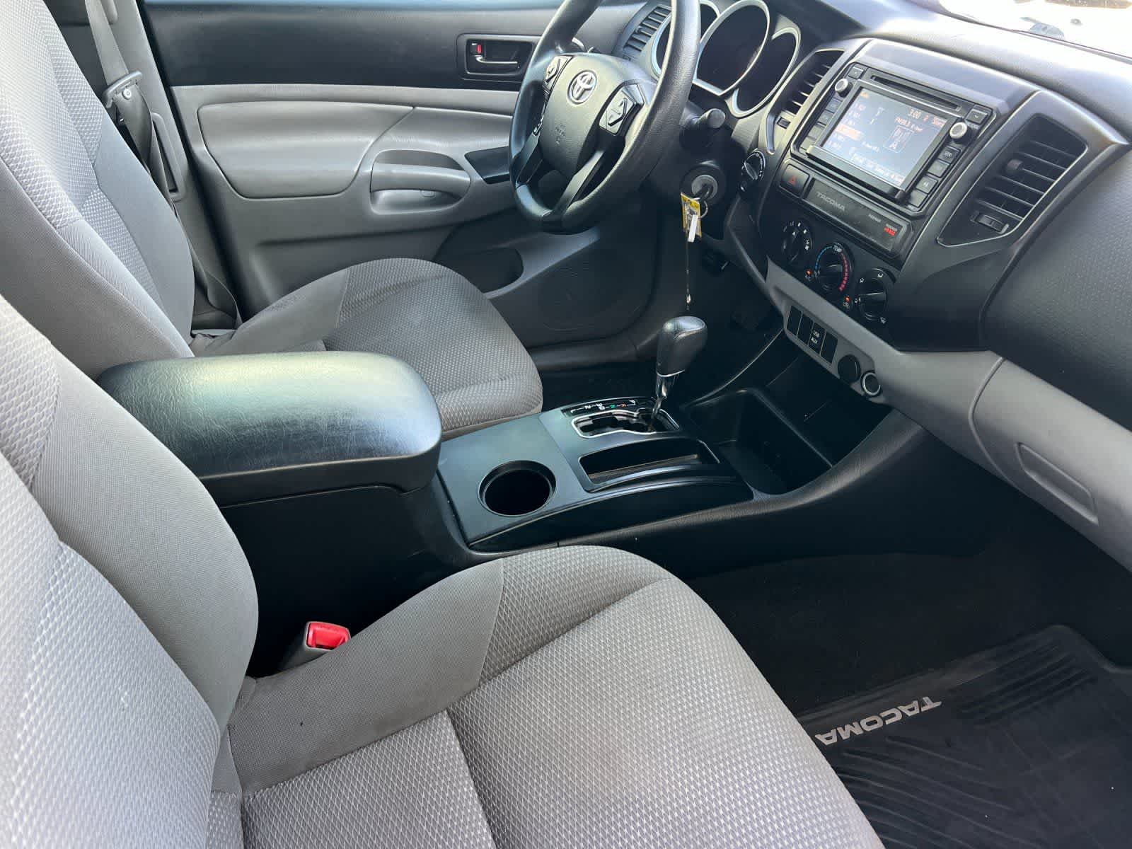 Thumbnail: 2015 Toyota Tacoma - 16