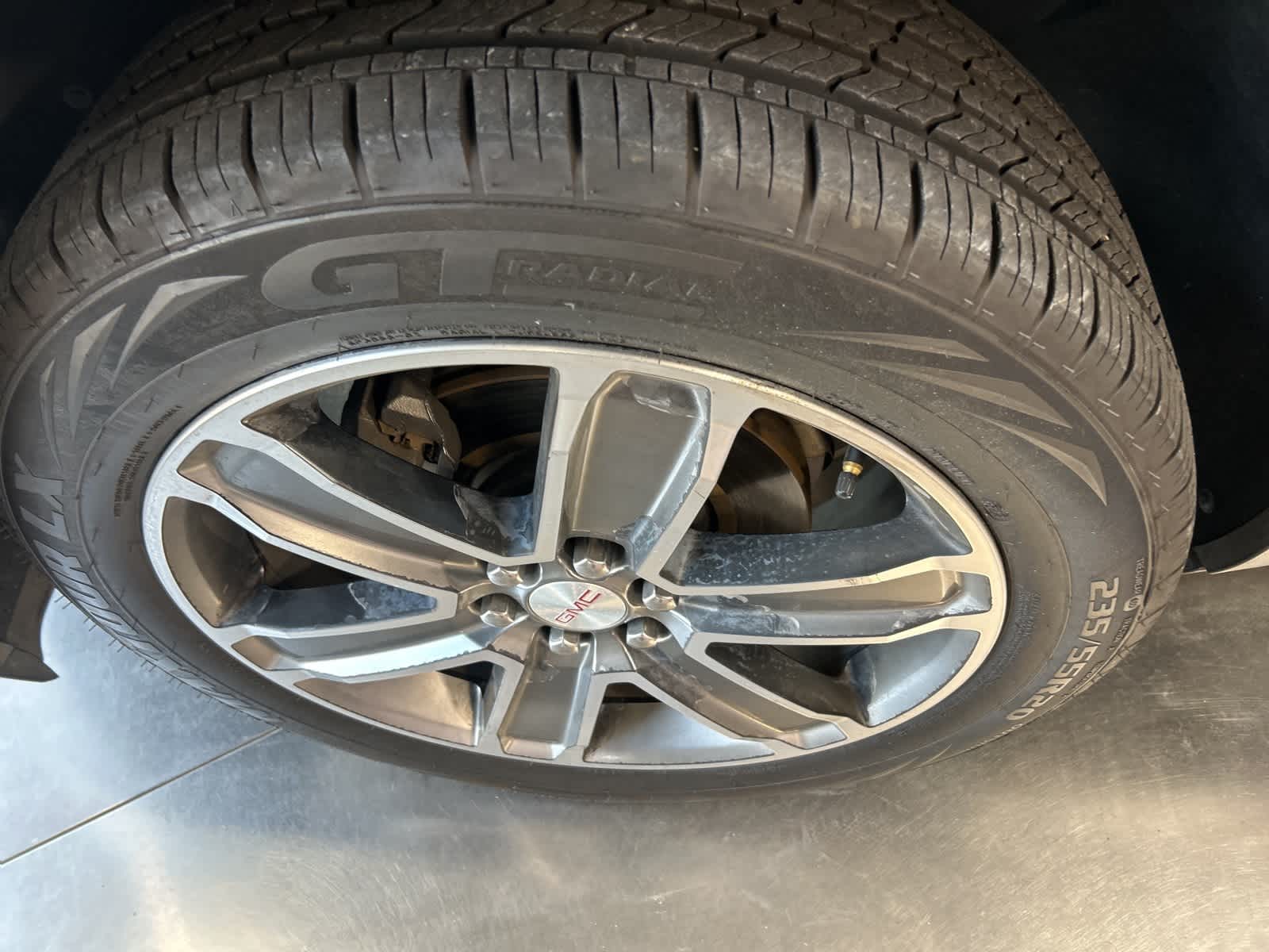 Thumbnail: 2018 GMC Acadia - 18