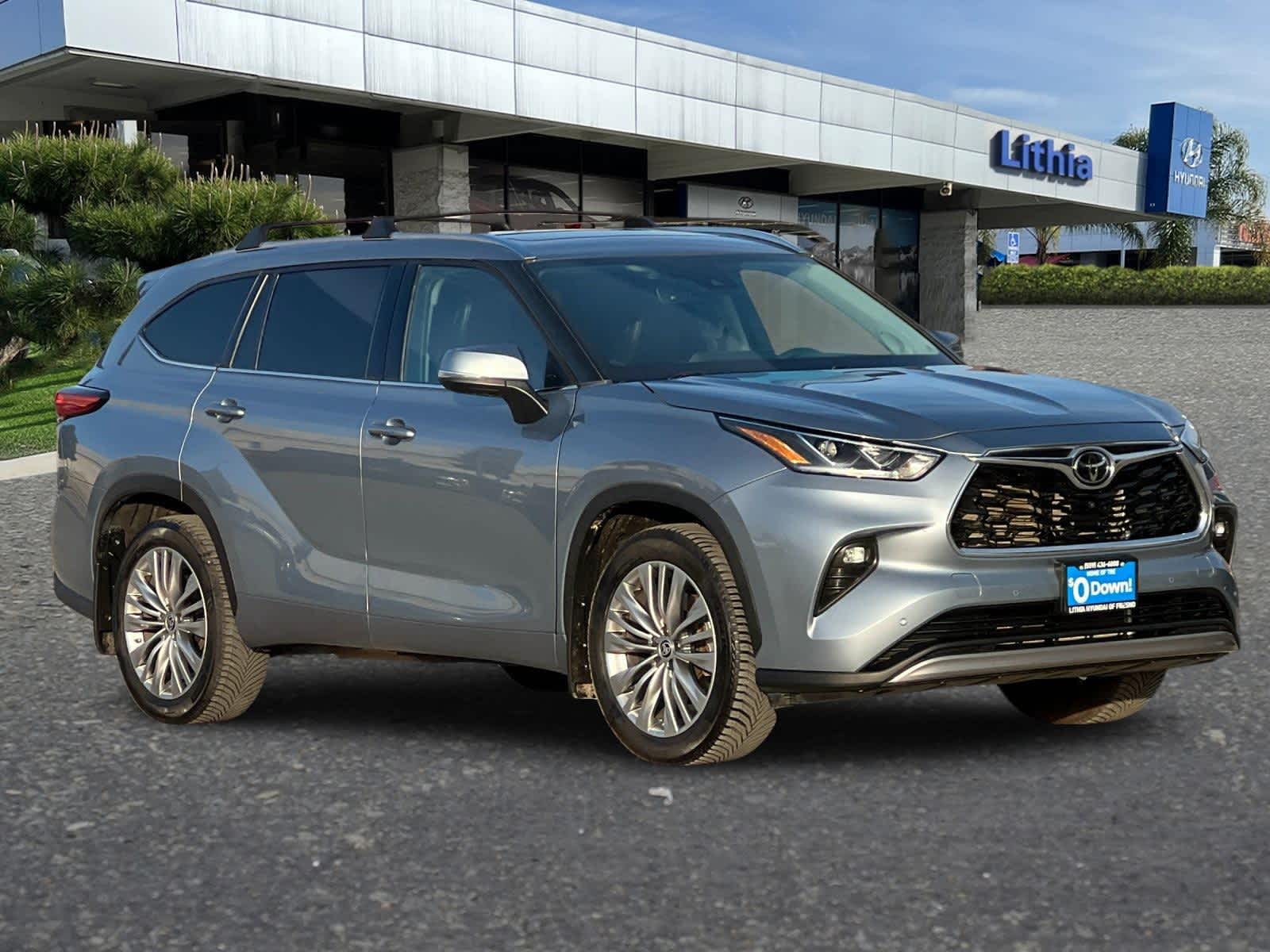 Thumbnail: 2022 Toyota Highlander - 9