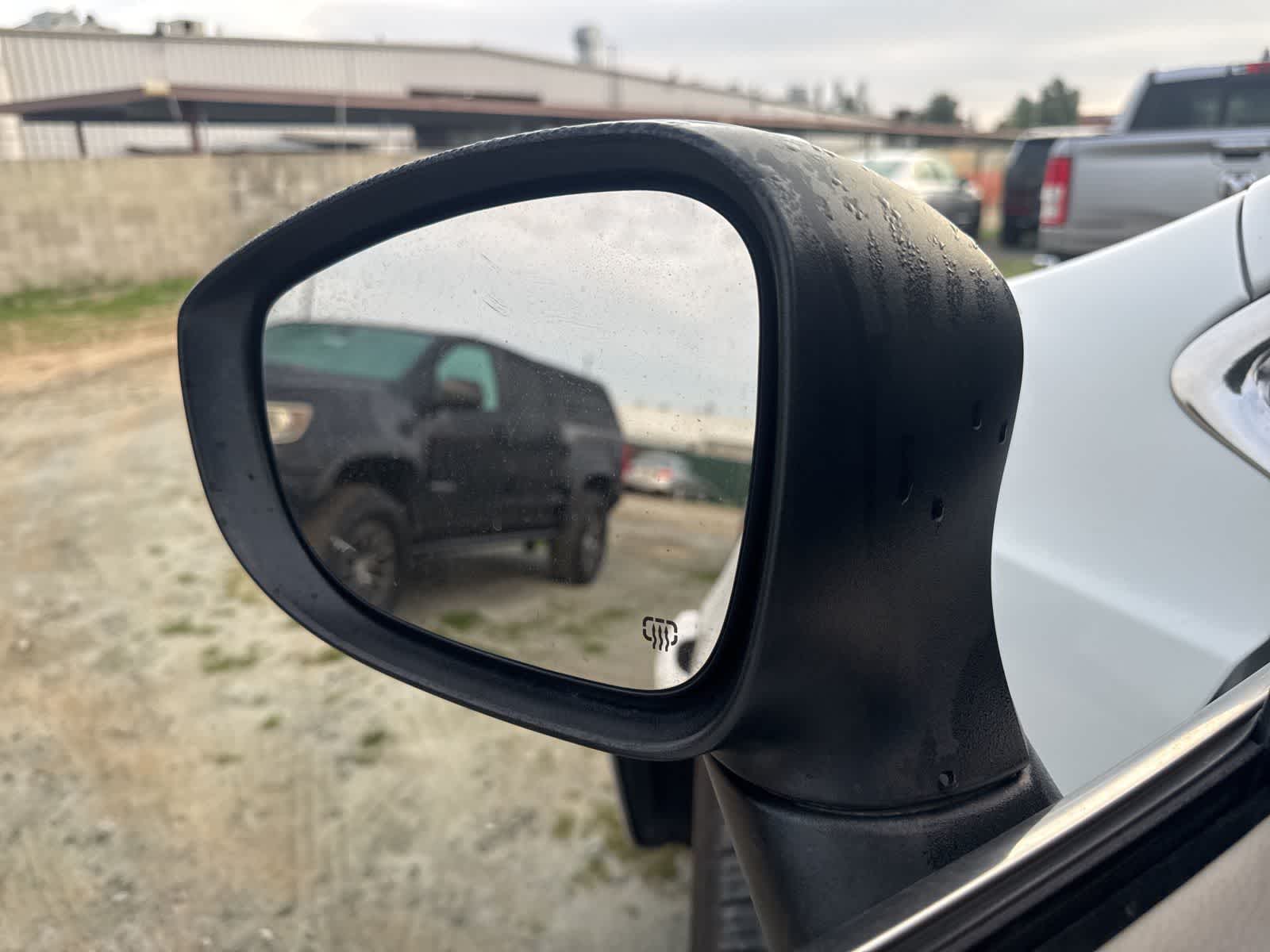 Thumbnail: 2017 Chrysler Pacifica - 15