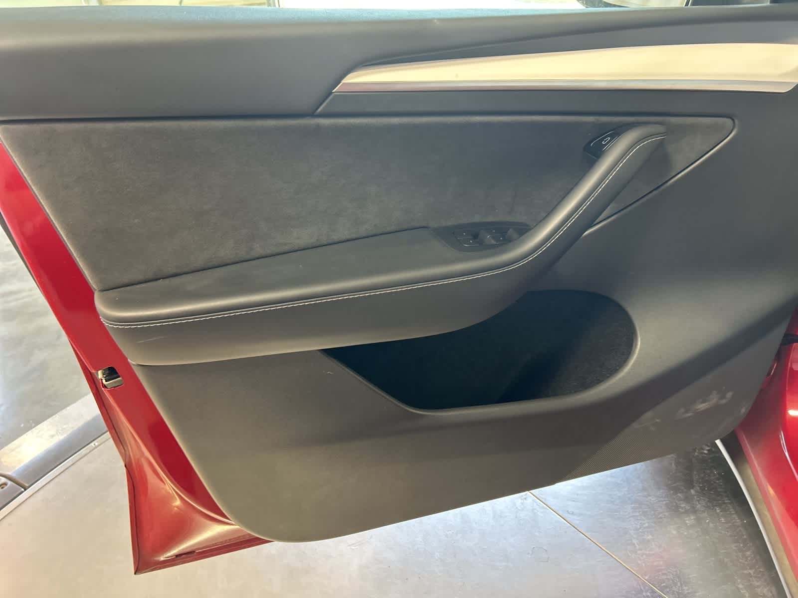 Thumbnail: 2022 Tesla Model Y - 24