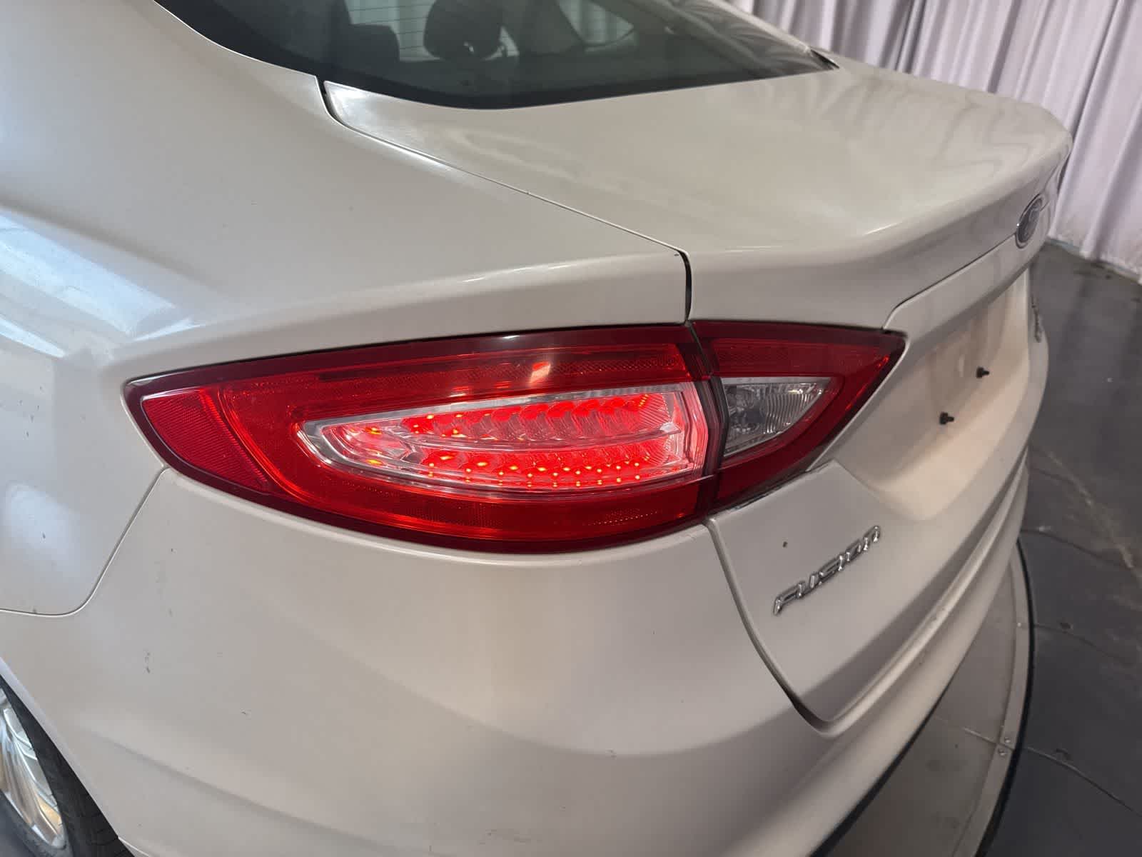 Thumbnail: 2013 Ford Fusion - 11