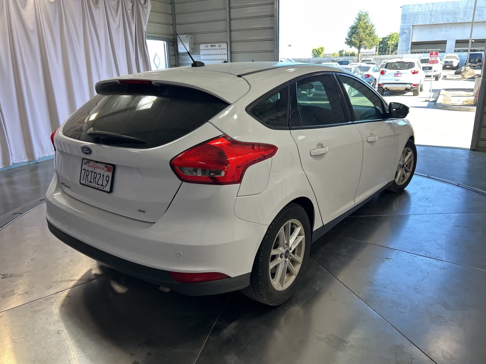 Thumbnail: 2015 Ford Focus - 8