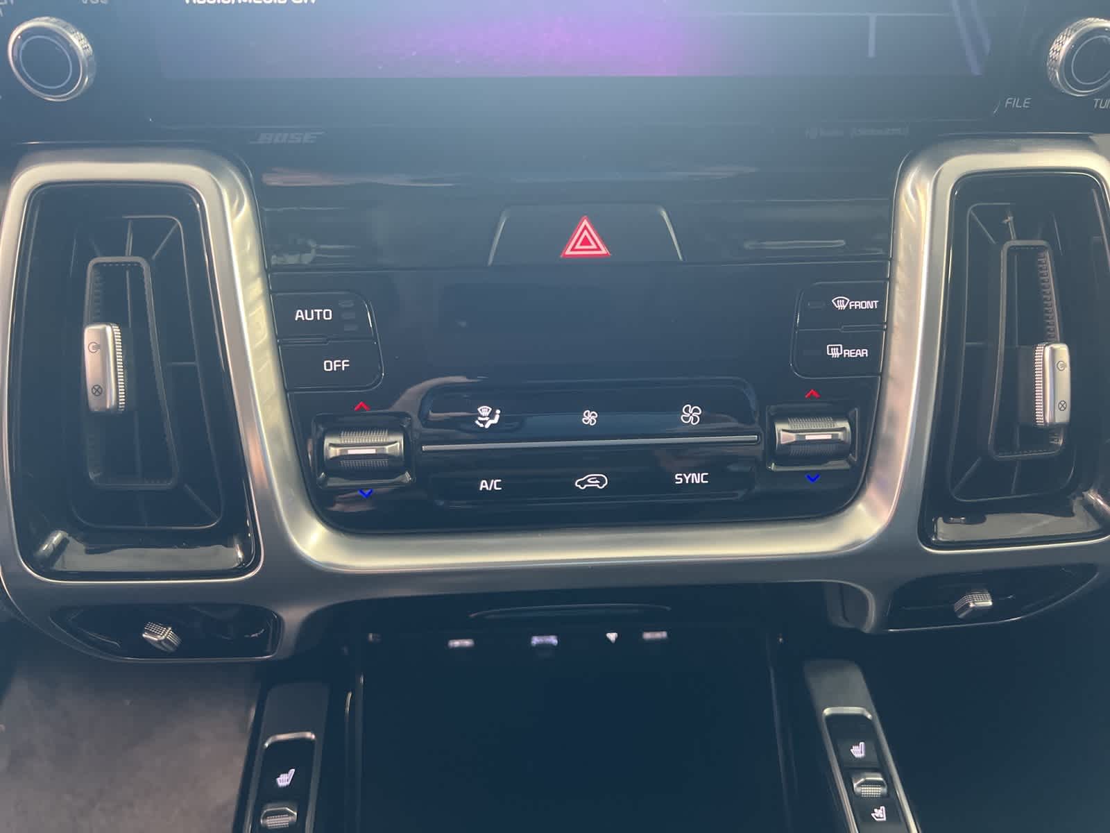 Thumbnail: 2022 Kia Sorento - 25