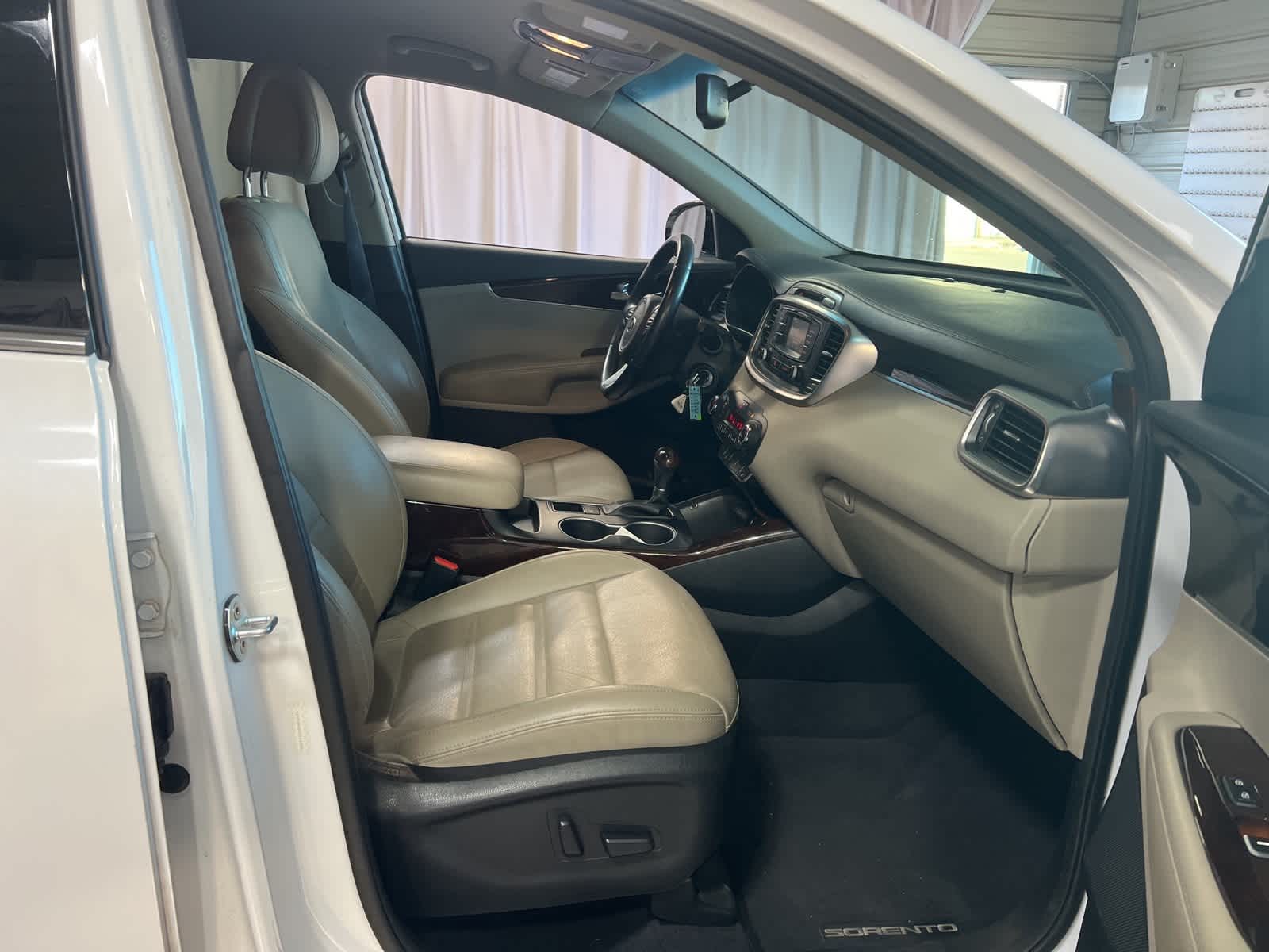 Thumbnail: 2016 Kia Sorento - 19