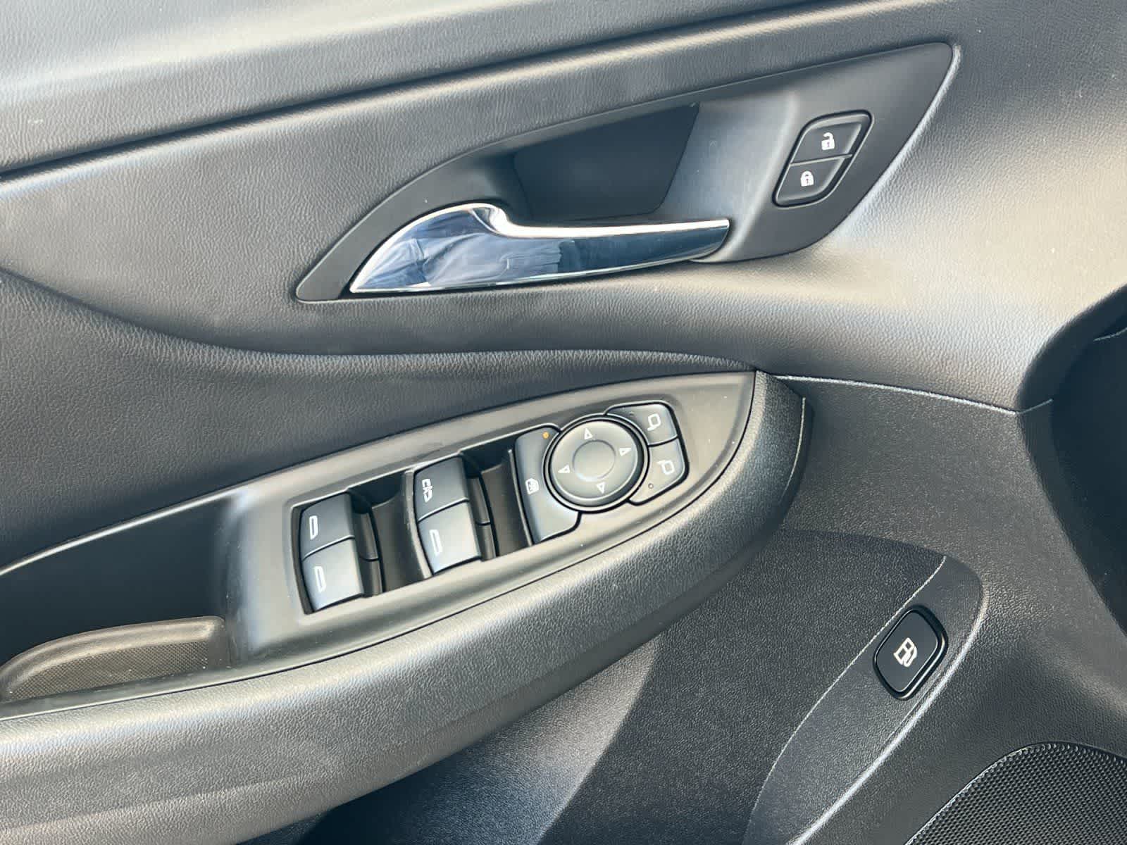 Thumbnail: 2017 Chevrolet Volt - 13