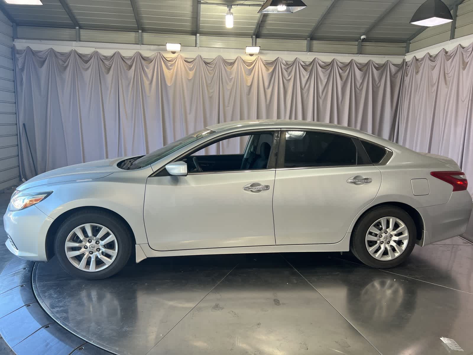 Thumbnail: 2018 Nissan Altima - 4