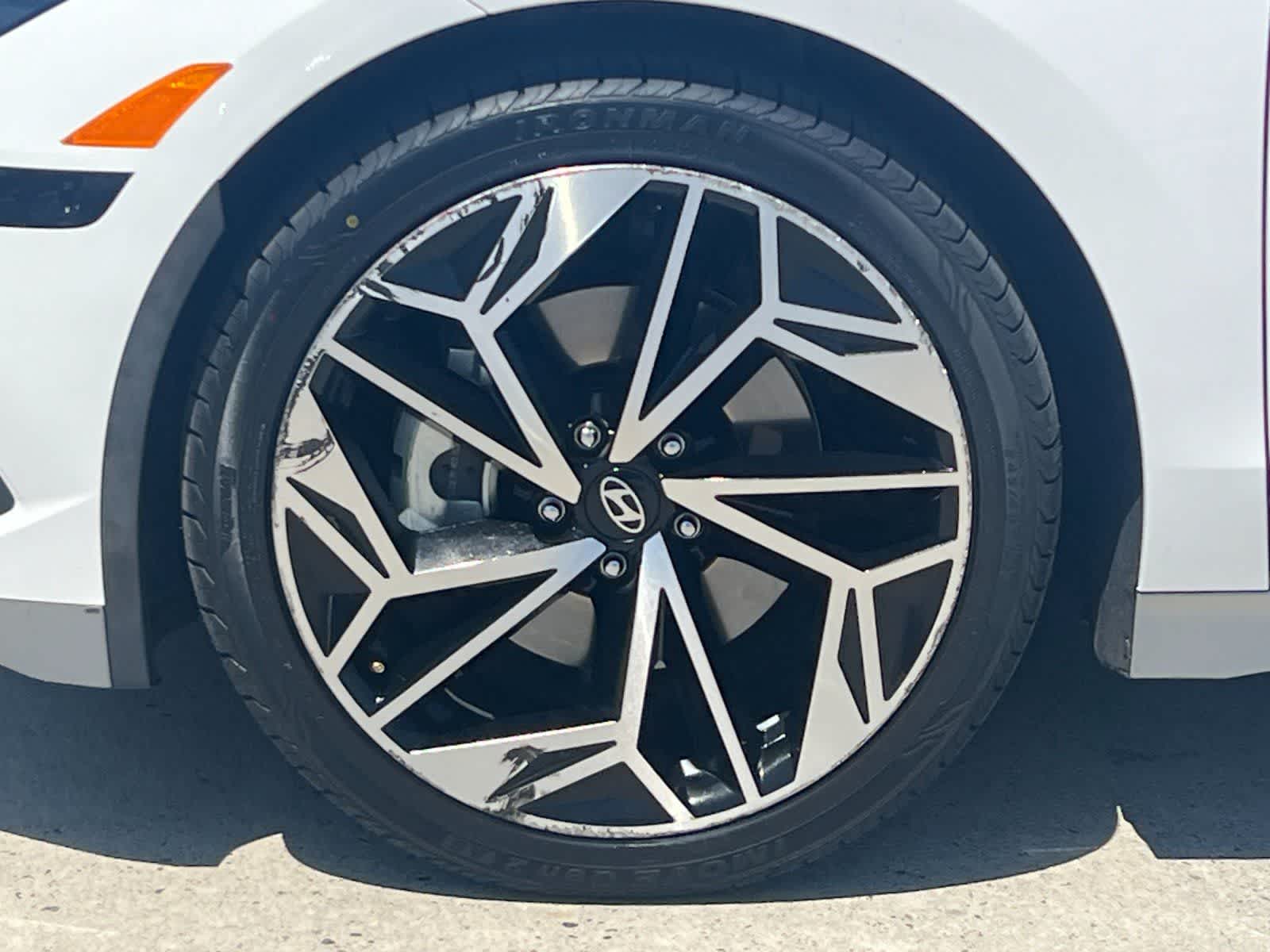 Thumbnail: 2023 Hyundai Ioniq 6 - 26