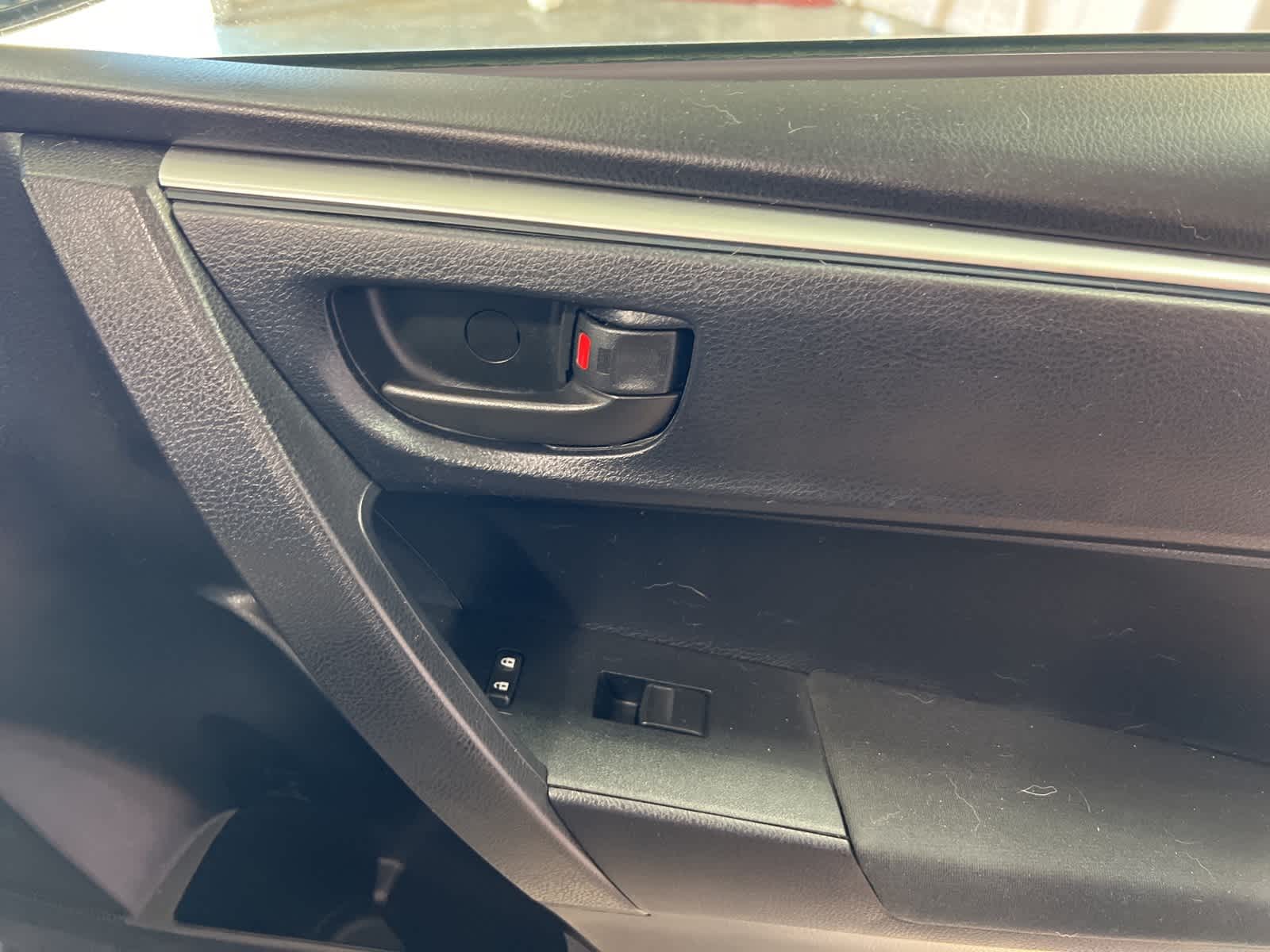 Thumbnail: 2015 Toyota Corolla - 16