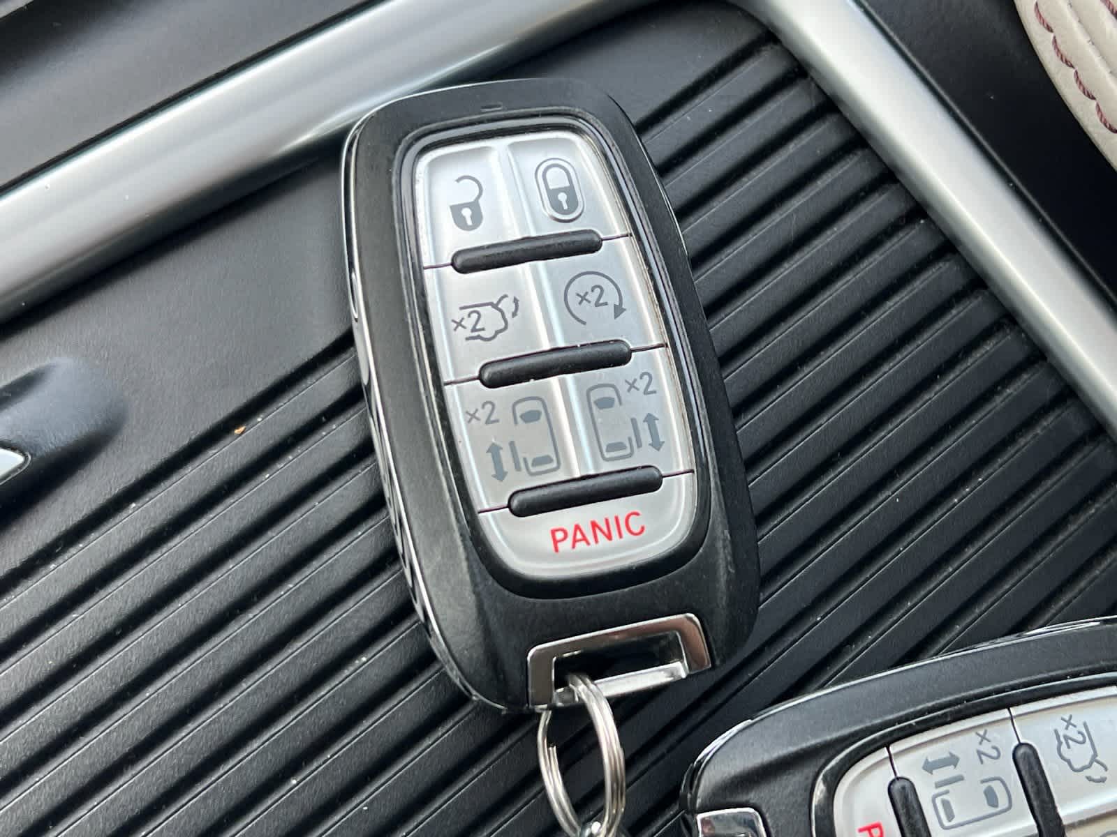 Thumbnail: 2017 Chrysler Pacifica - 28