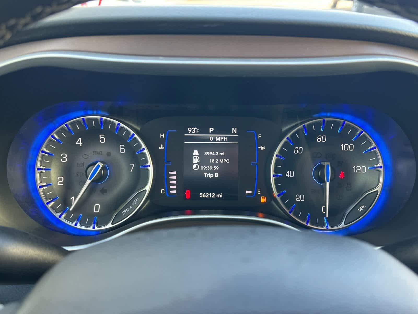 Thumbnail: 2023 Chrysler Voyager - 25