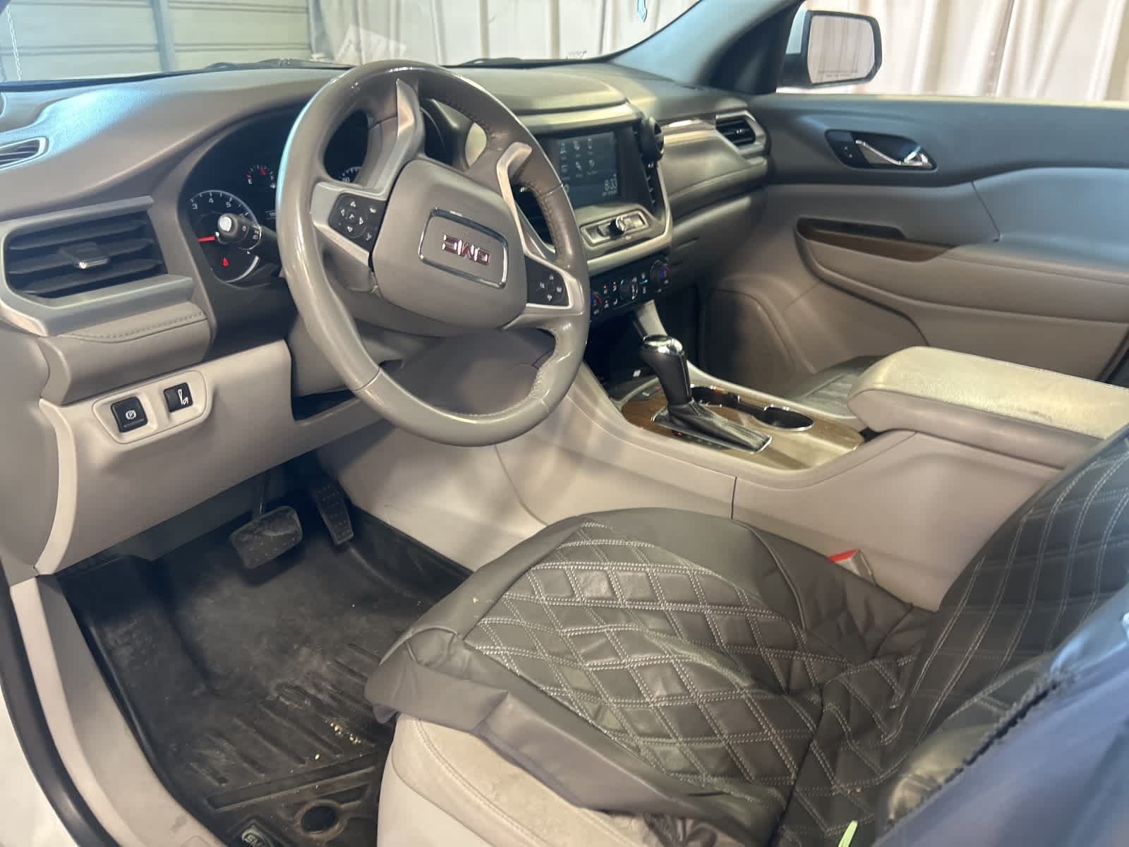 Thumbnail: 2017 GMC Acadia - 24