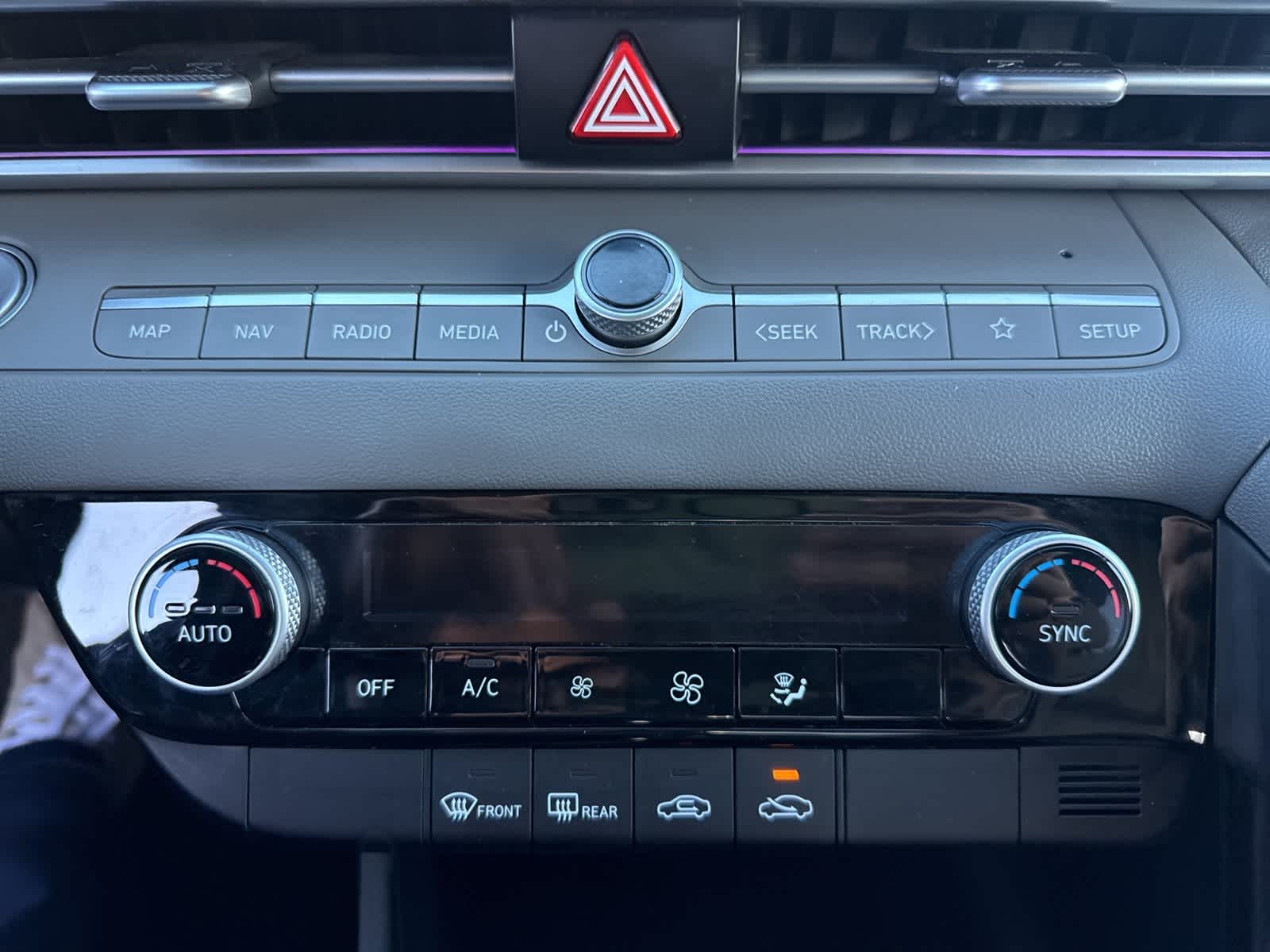 Thumbnail: 2024 Hyundai Elantra - 21