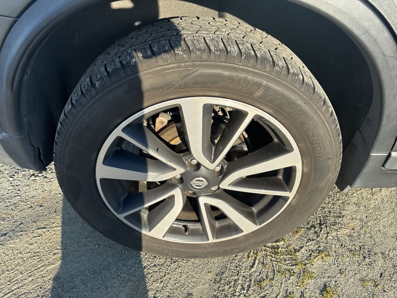 Thumbnail: 2019 Nissan Rogue - 15