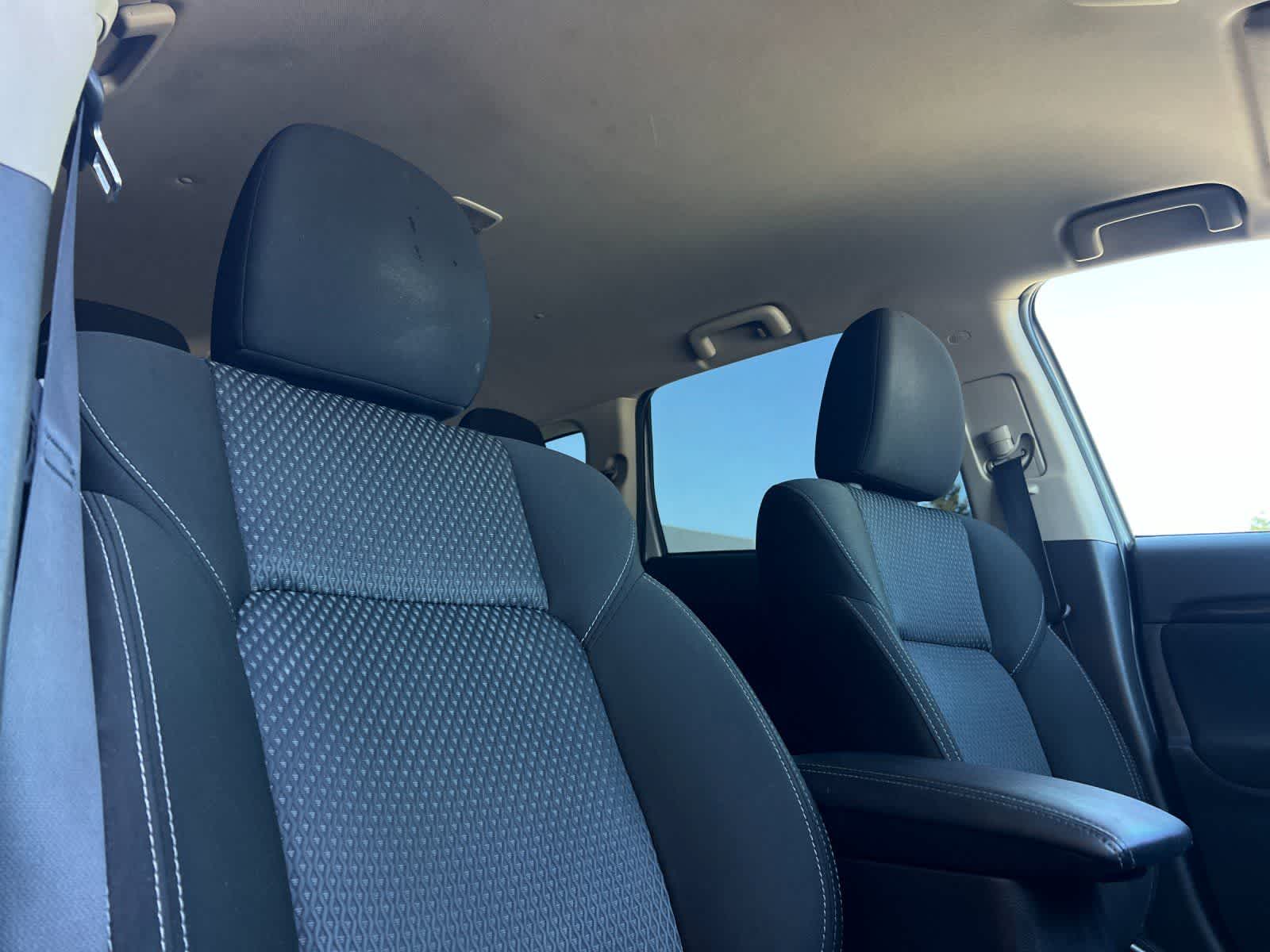 Thumbnail: 2019 Mitsubishi Outlander - 18