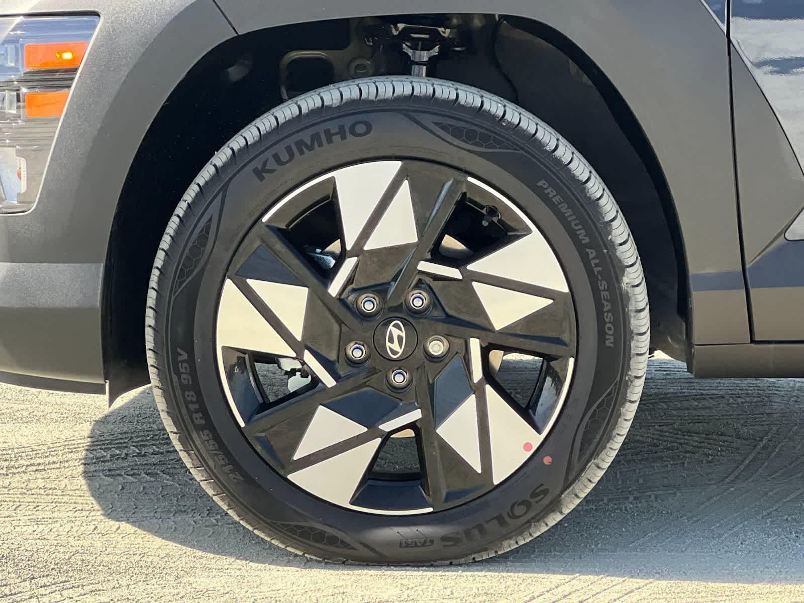 2025 Hyundai Kona SEL - Photo 23