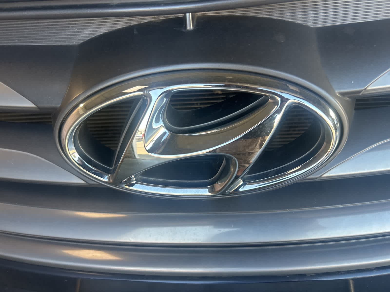 Thumbnail: 2017 Hyundai Santa Fe - 3