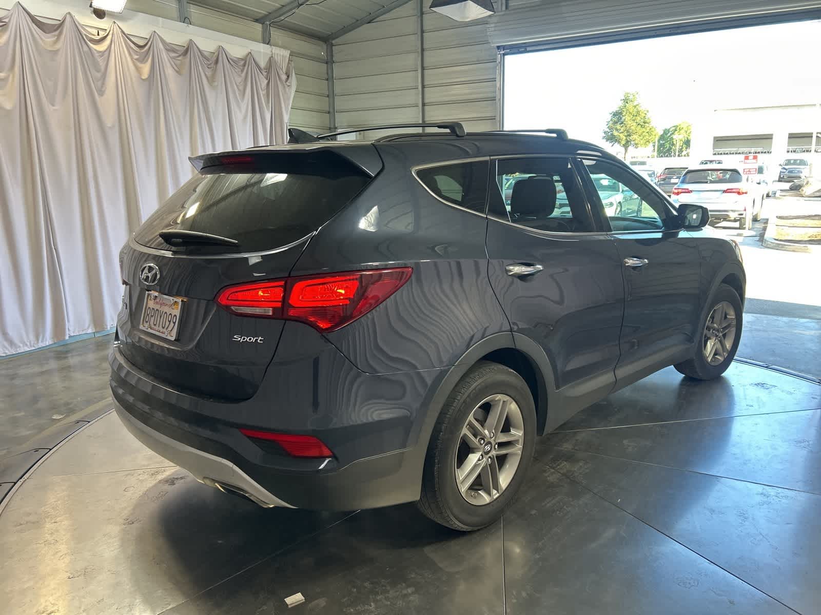 Thumbnail: 2017 Hyundai Santa Fe - 8