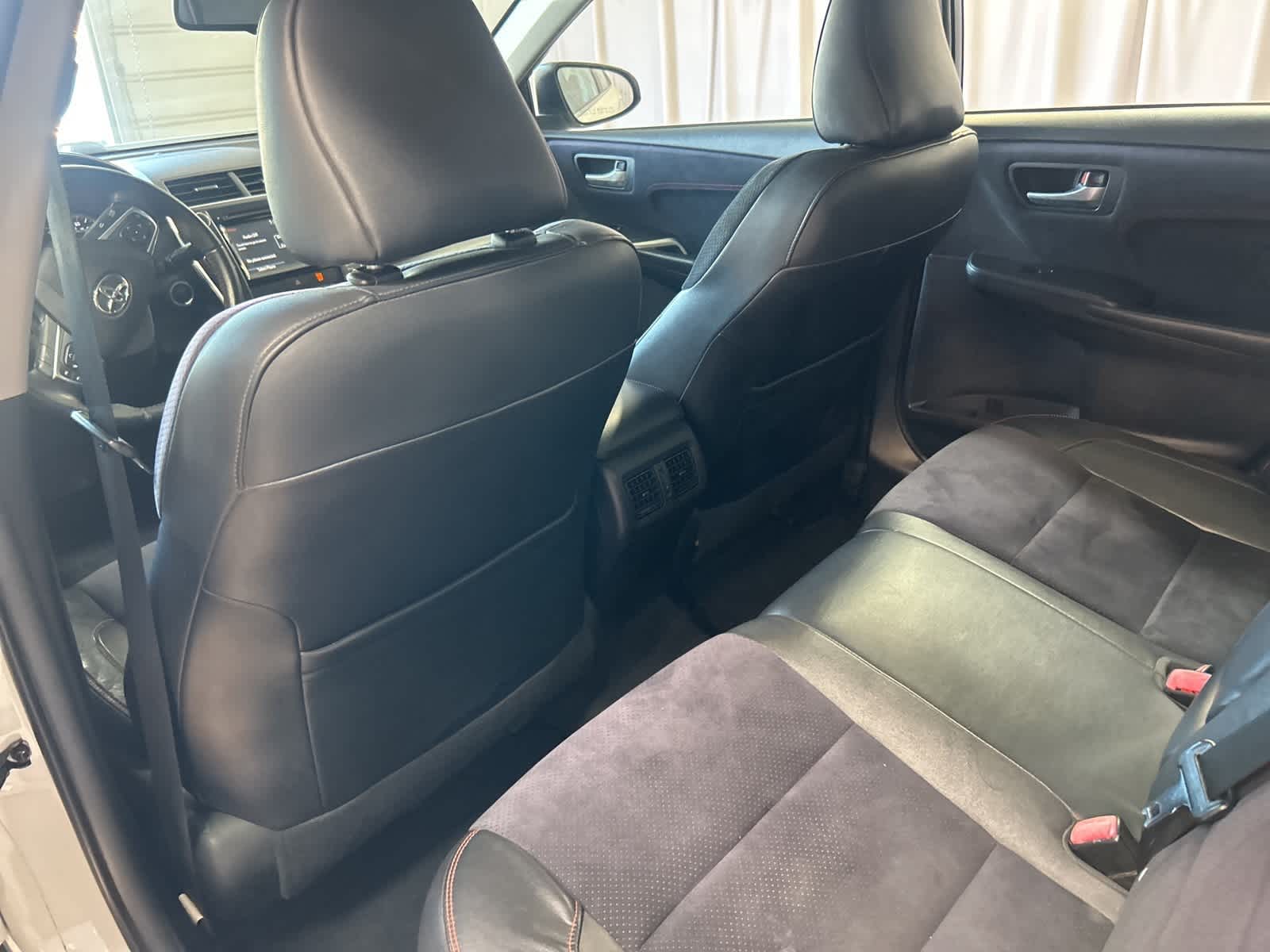 Thumbnail: 2015 Toyota Camry - 19