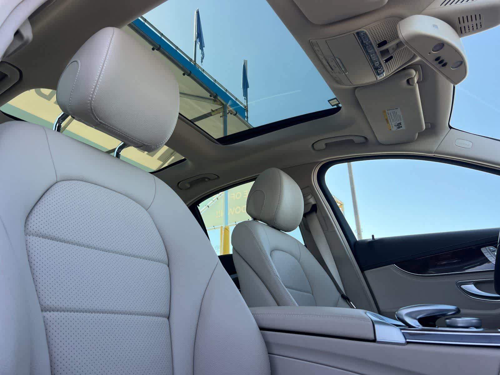 Thumbnail: 2015 Mercedes-Benz C-Class - 17