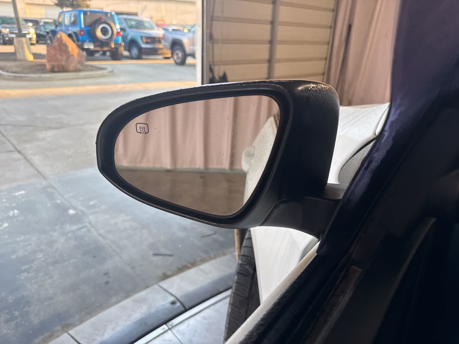 Thumbnail: 2016 Toyota Corolla - 18