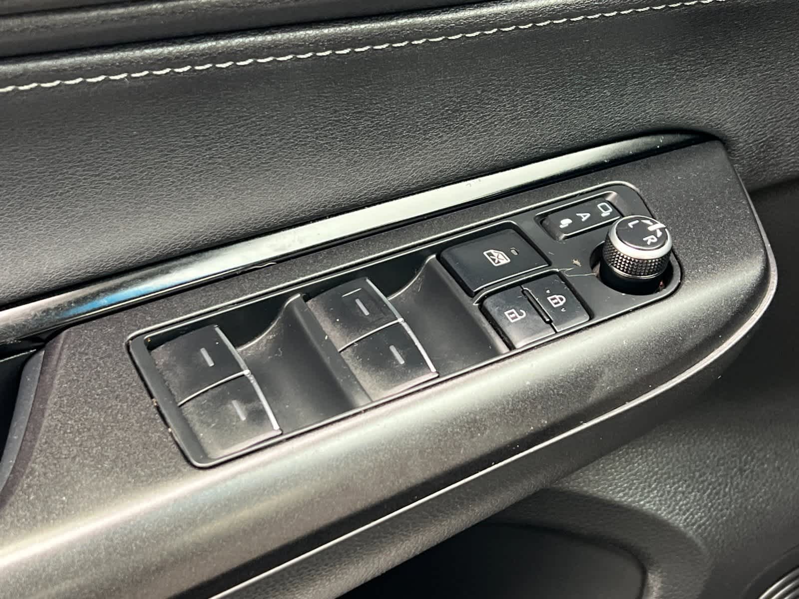 Thumbnail: 2022 Toyota Venza - 14