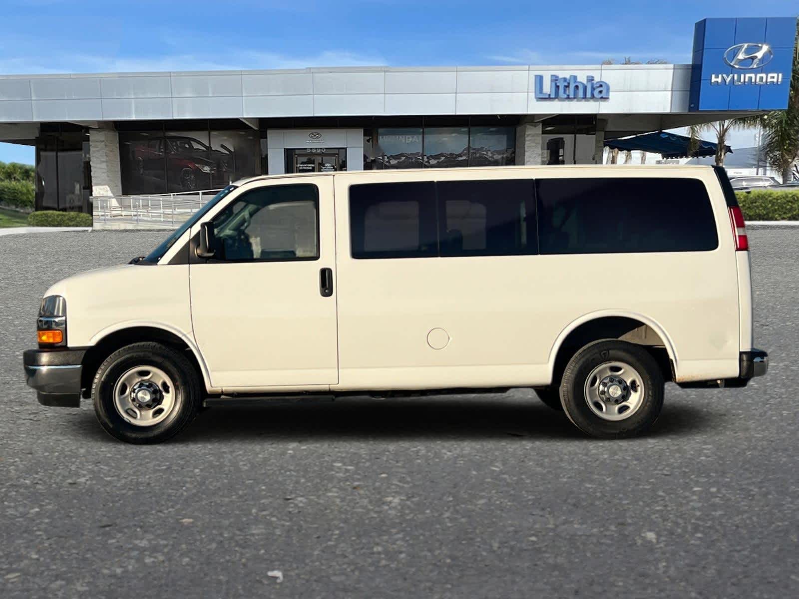 Thumbnail: 2017 Chevrolet Express - 6