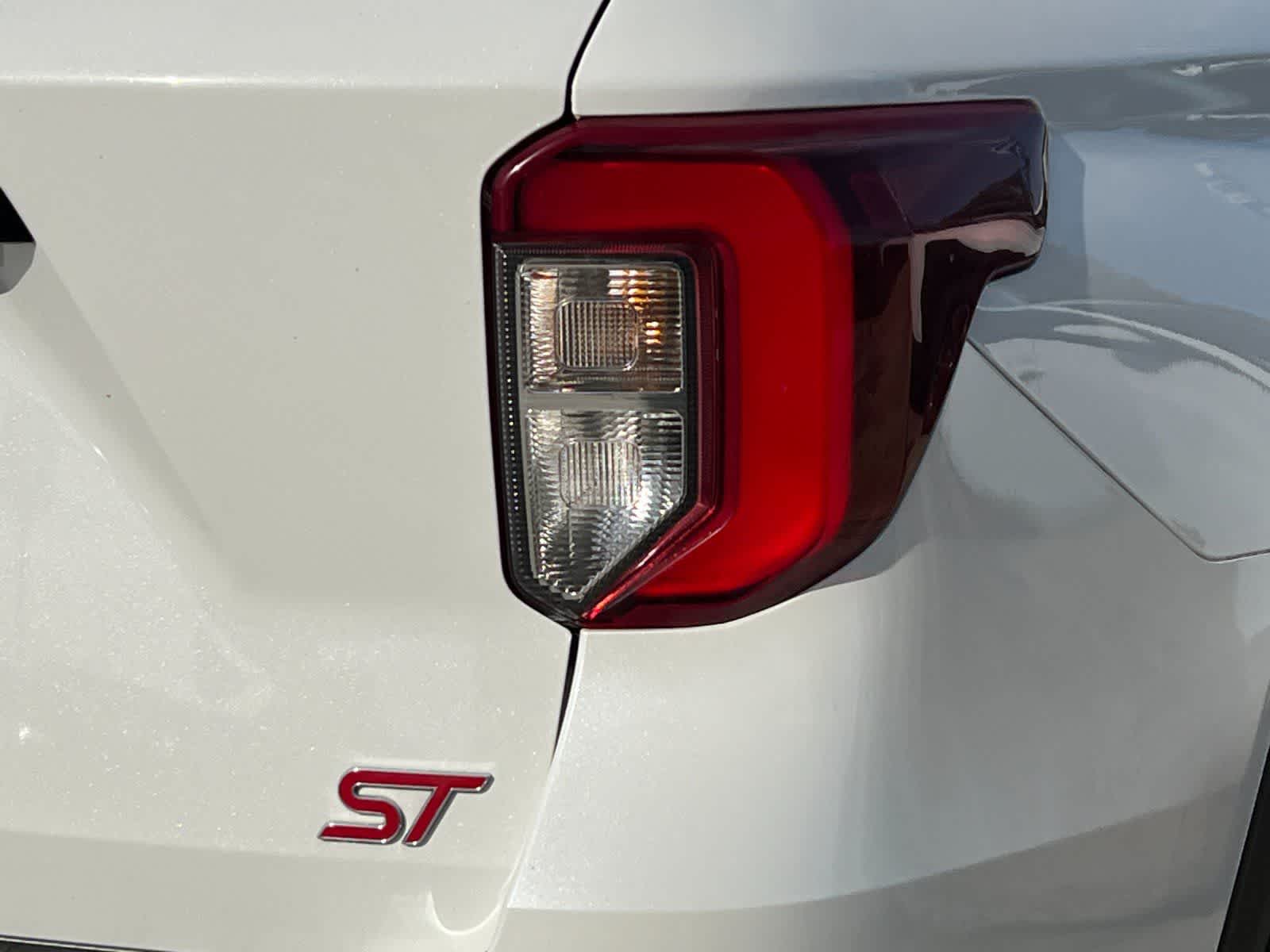 Thumbnail: 2020 Ford Explorer - 29