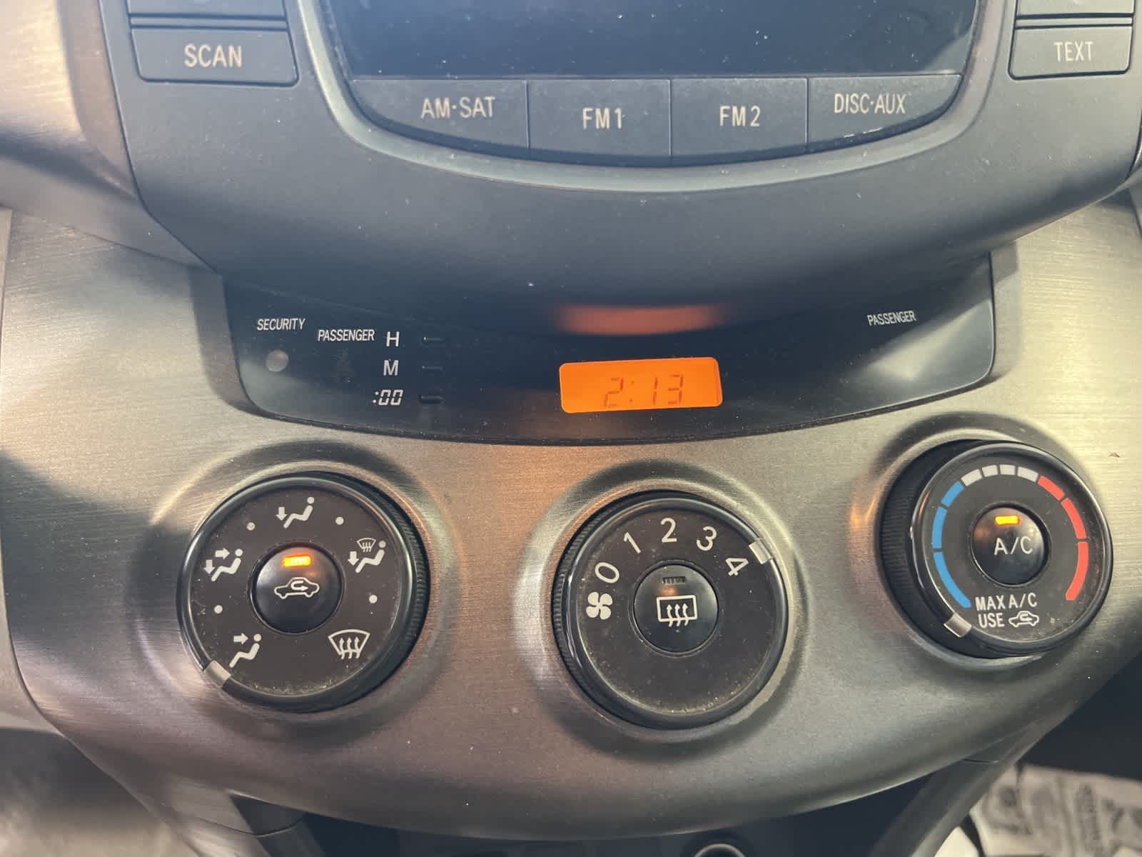 Thumbnail: 2011 Toyota RAV4 - 21