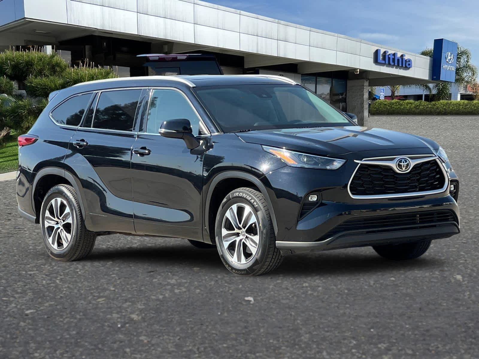 Thumbnail: 2022 Toyota Highlander - 9