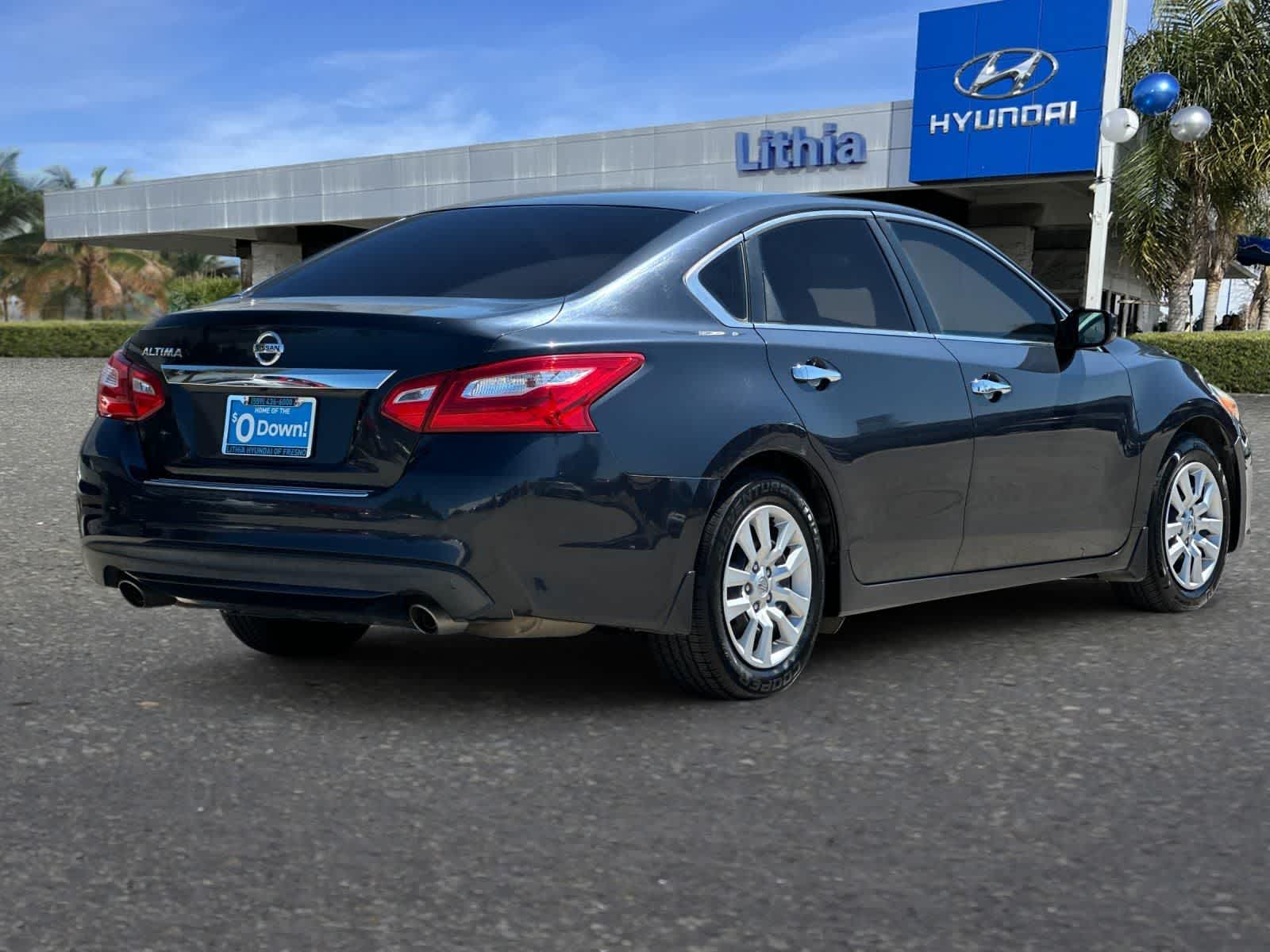 Thumbnail: 2016 Nissan Altima - 3