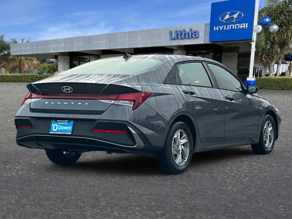 New 2026 Hyundai Elantra SE Sedan