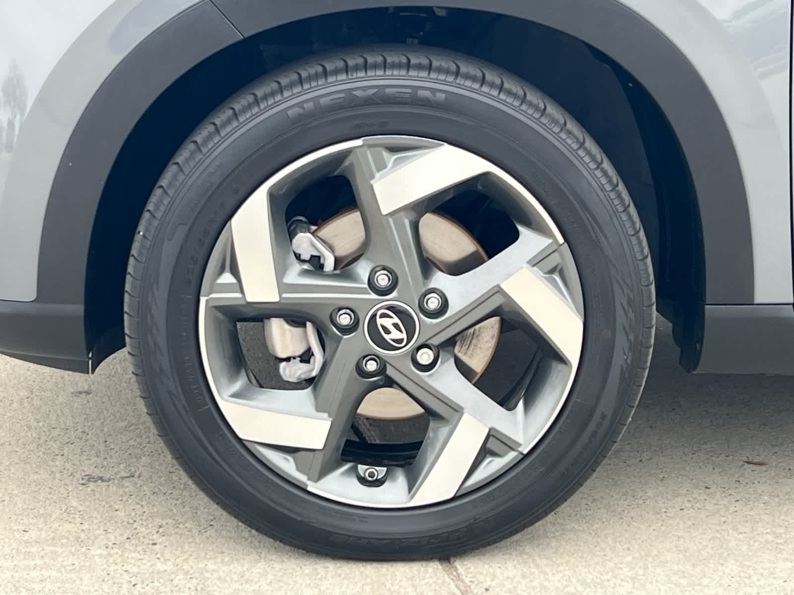 Thumbnail: 2023 Hyundai Venue - 25