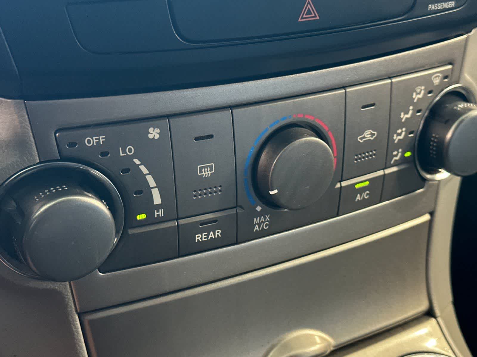 Thumbnail: 2012 Toyota Highlander - 21