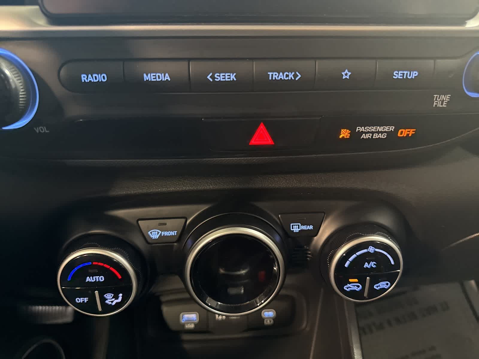 Thumbnail: 2023 Hyundai Venue - 17