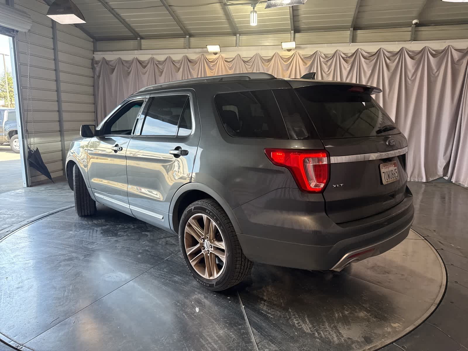 Thumbnail: 2017 Ford Explorer - 7