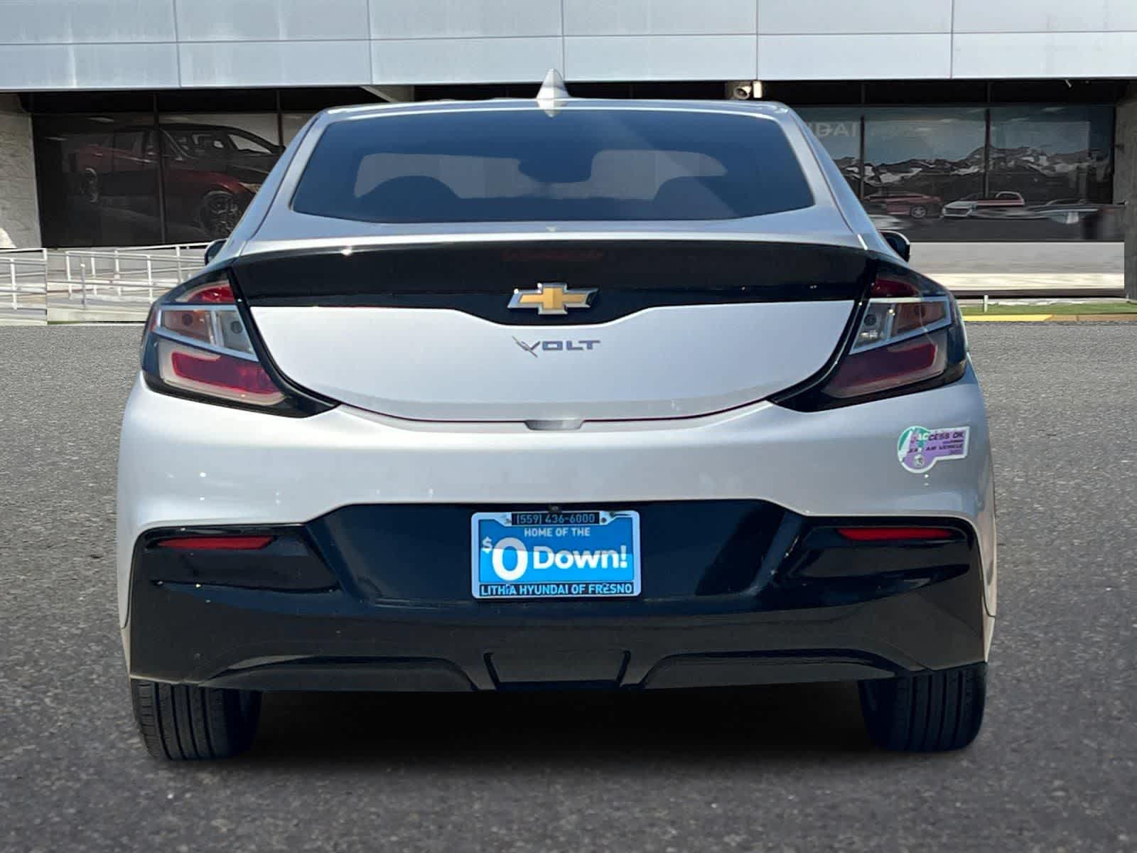 Thumbnail: 2017 Chevrolet Volt - 8