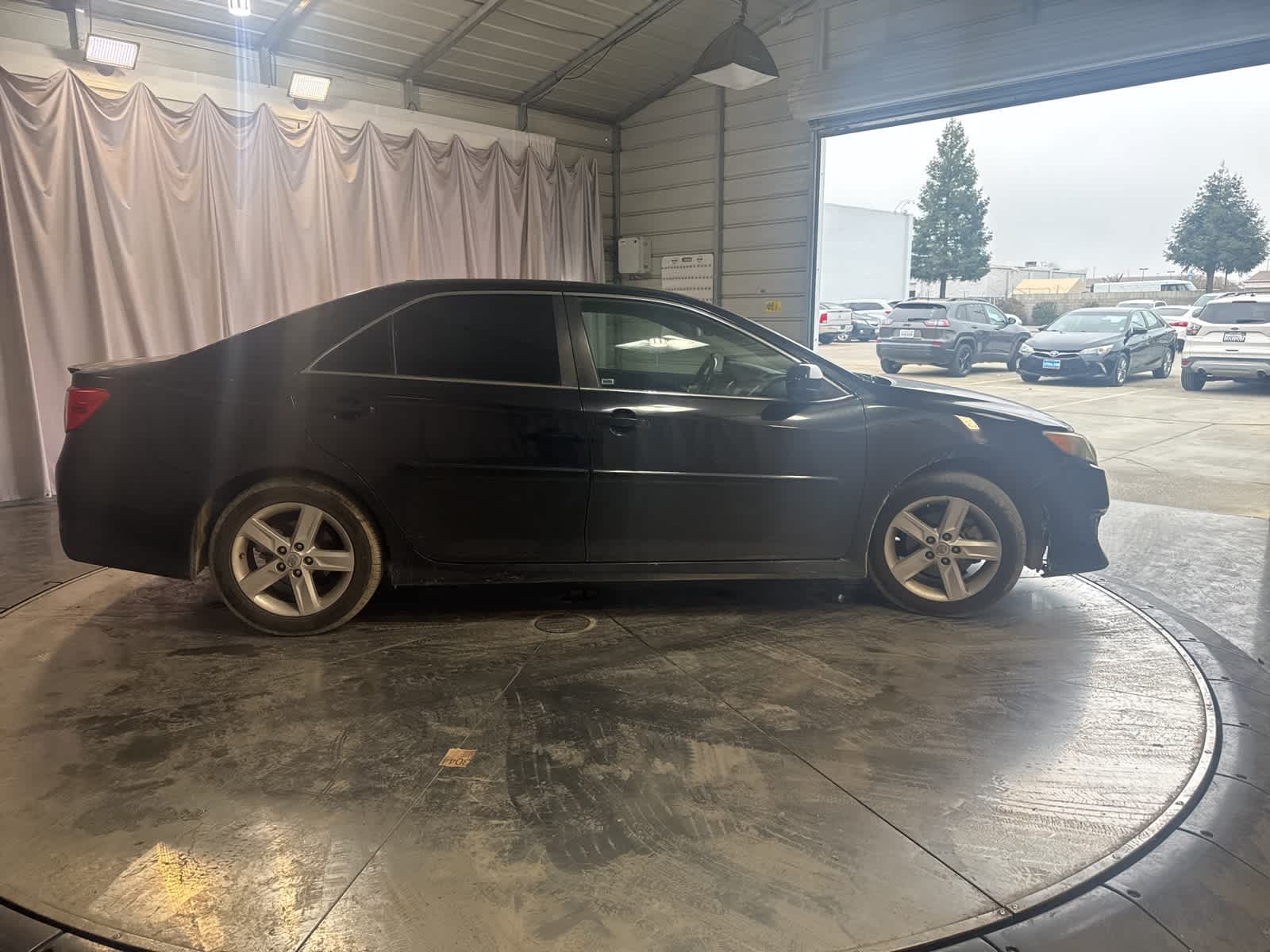 Thumbnail: 2014 Toyota Camry - 3