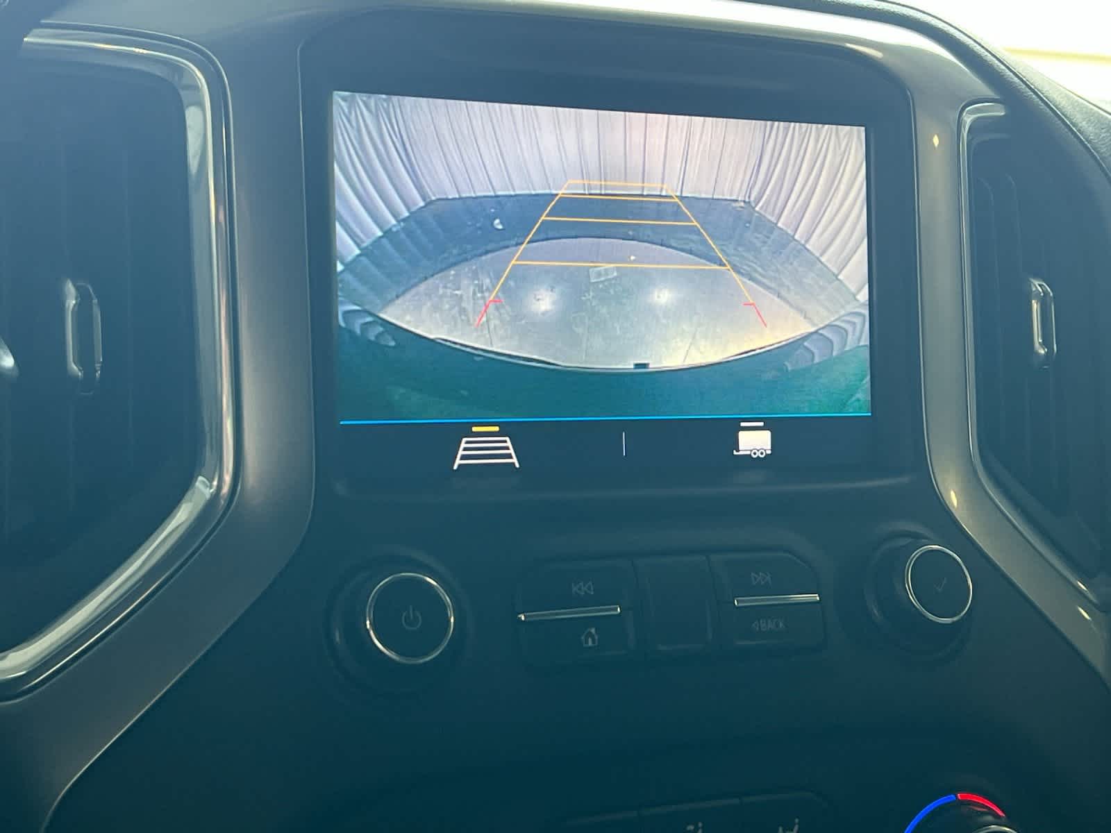 Thumbnail: 2019 Chevrolet Silverado 1500 - 18