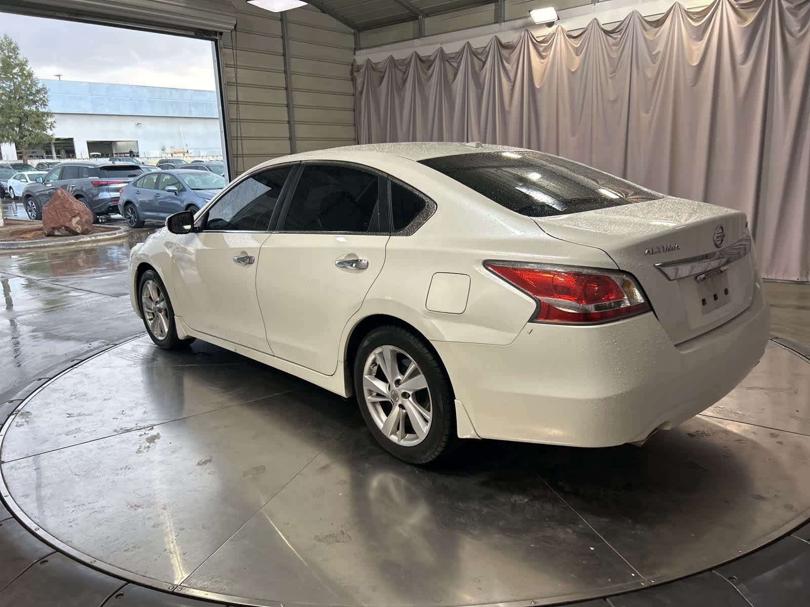 Thumbnail: 2015 Nissan Altima - 14