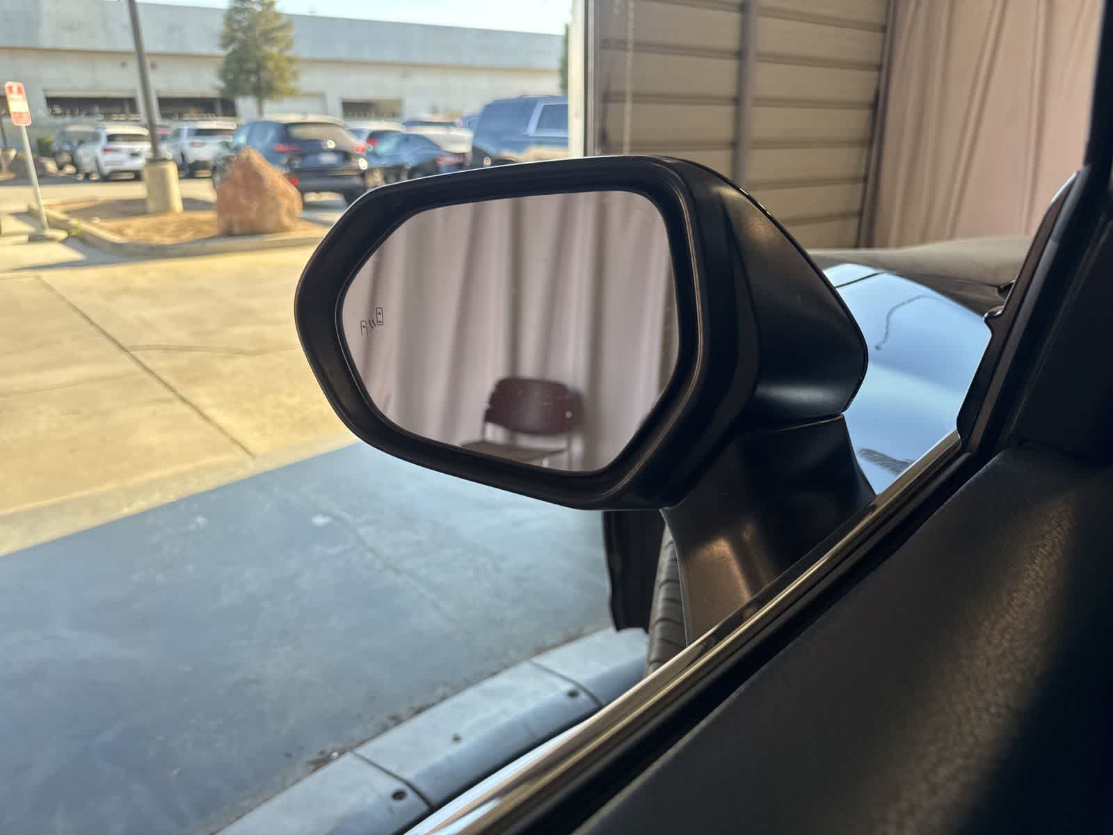 Thumbnail: 2019 Toyota Camry - 17