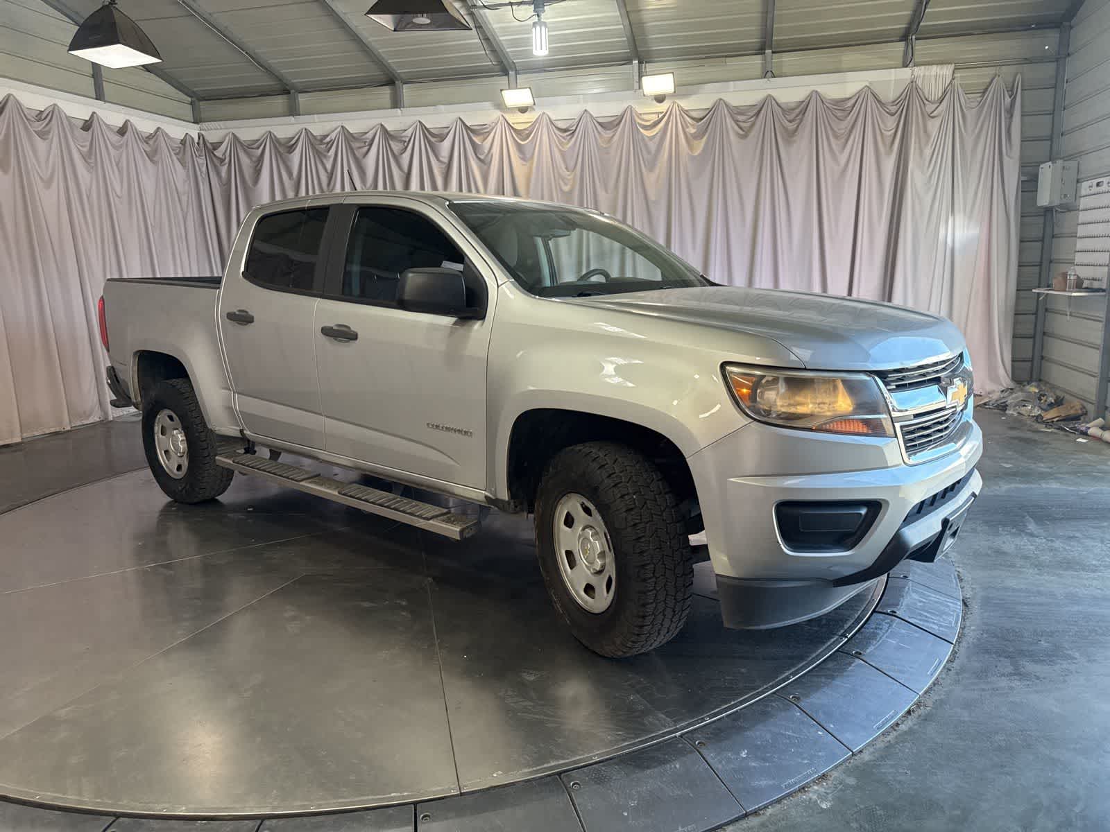 2019 Chevrolet Colorado WT photo 2