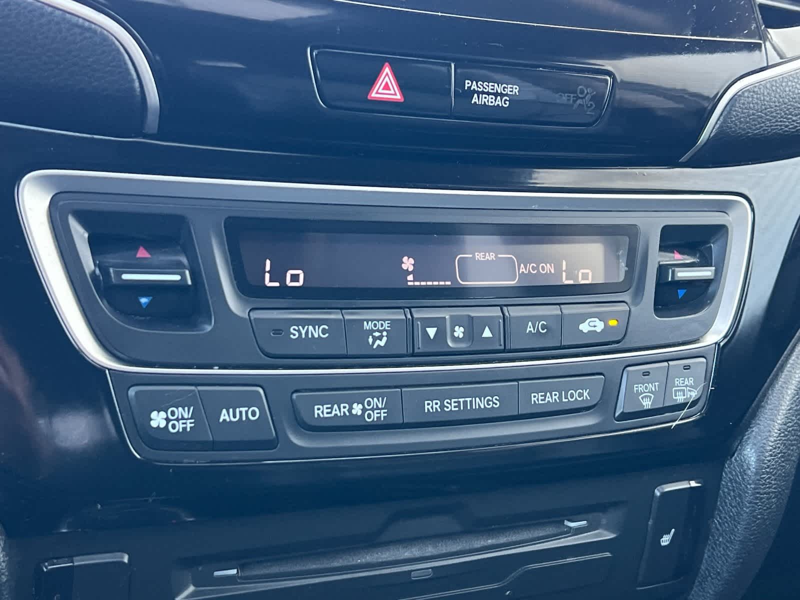 Thumbnail: 2019 Honda Pilot - 23