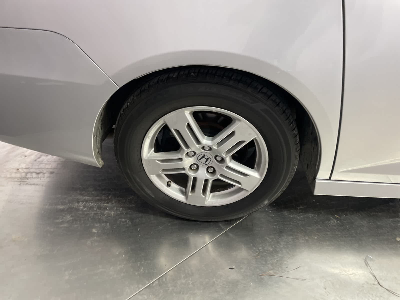 Thumbnail: 2012 Honda Odyssey - 15