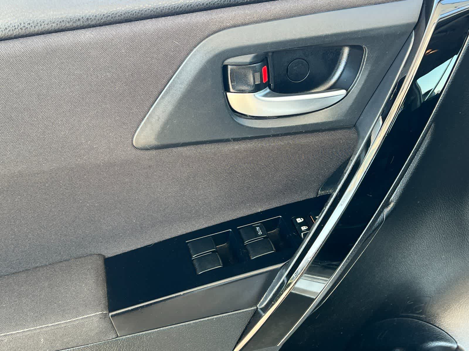 Thumbnail: 2017 Toyota Corolla iM - 13