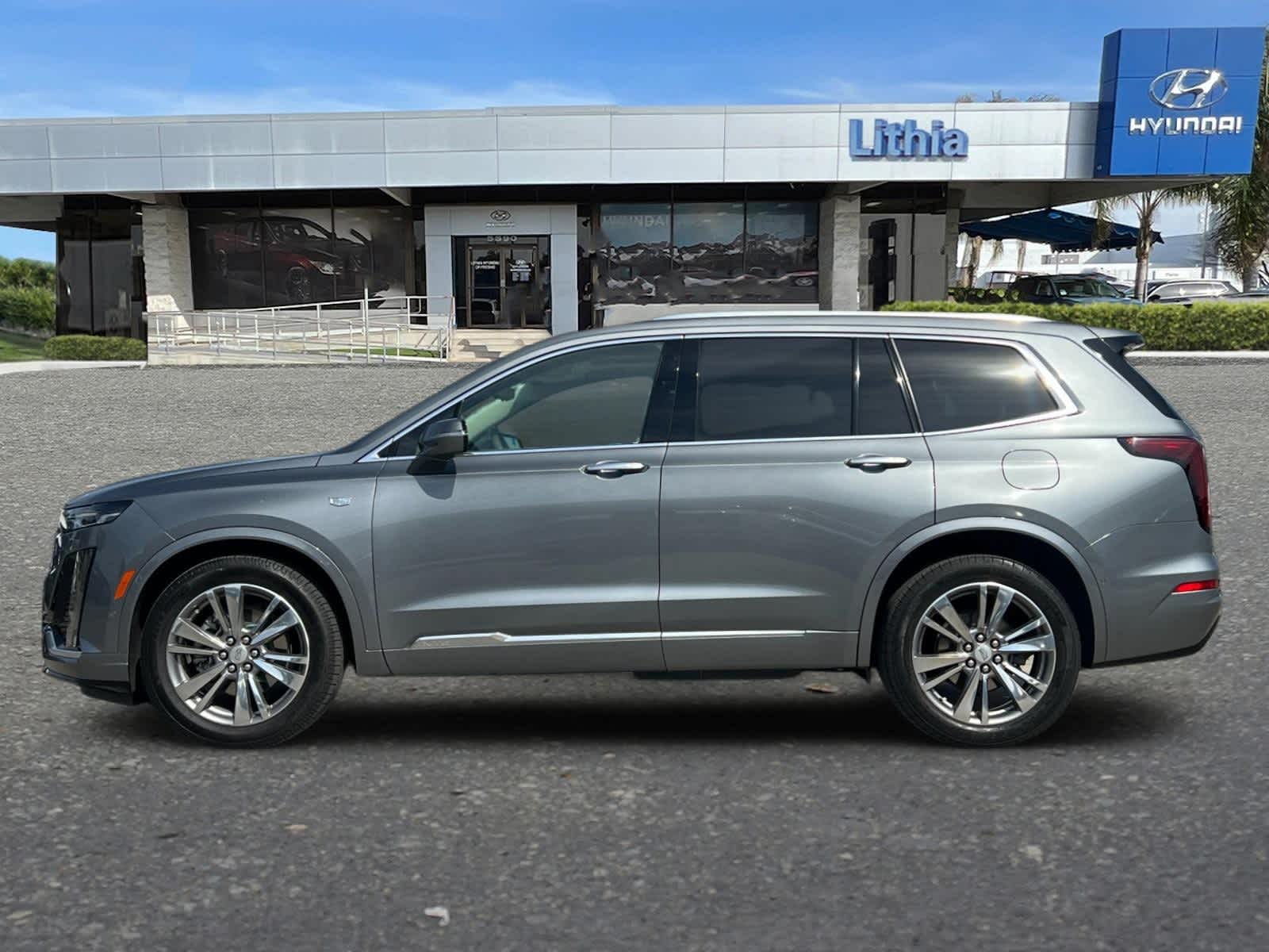 Thumbnail: 2022 Cadillac XT6 - 5