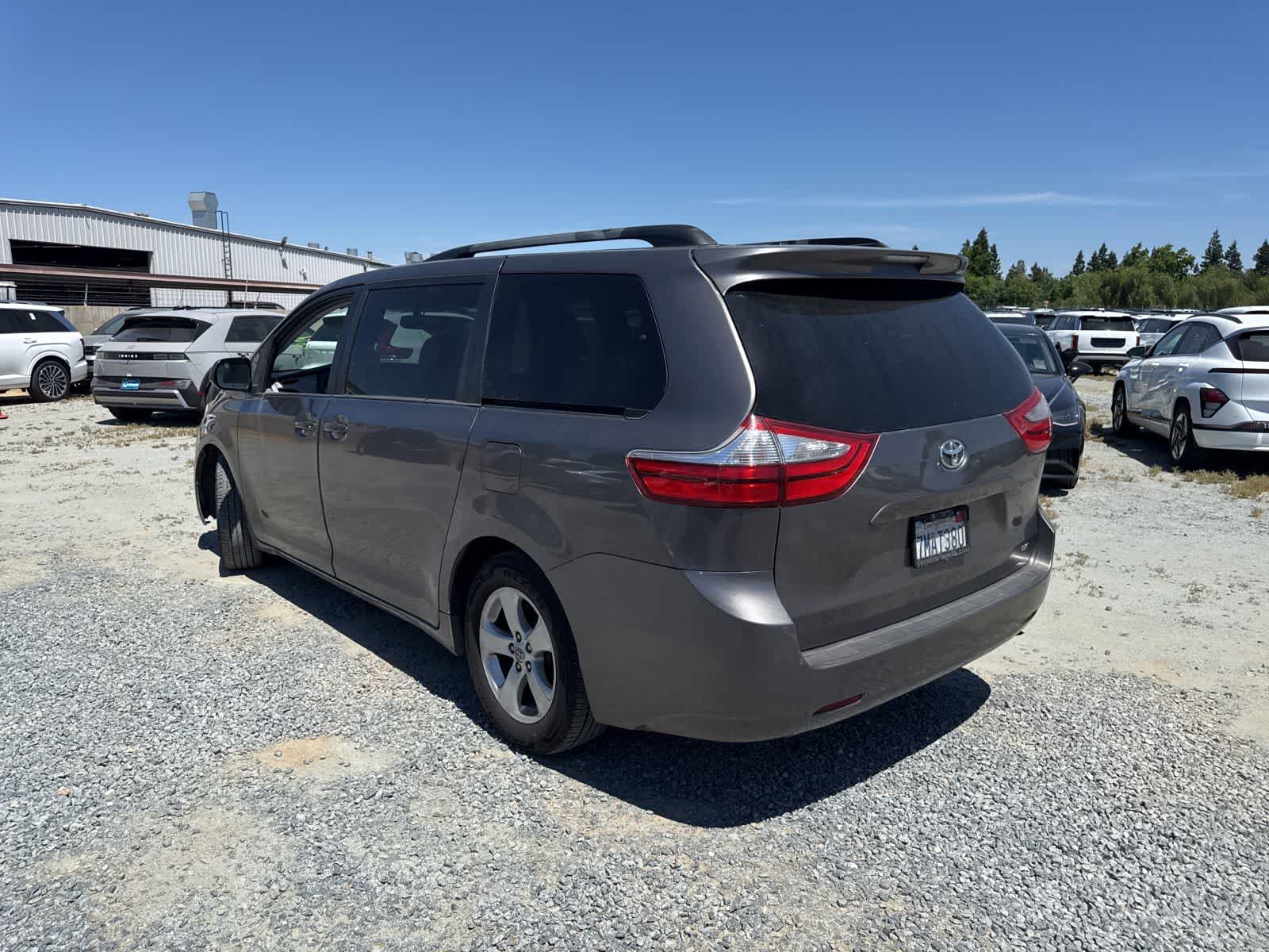 Thumbnail: 2015 Toyota Sienna - 5