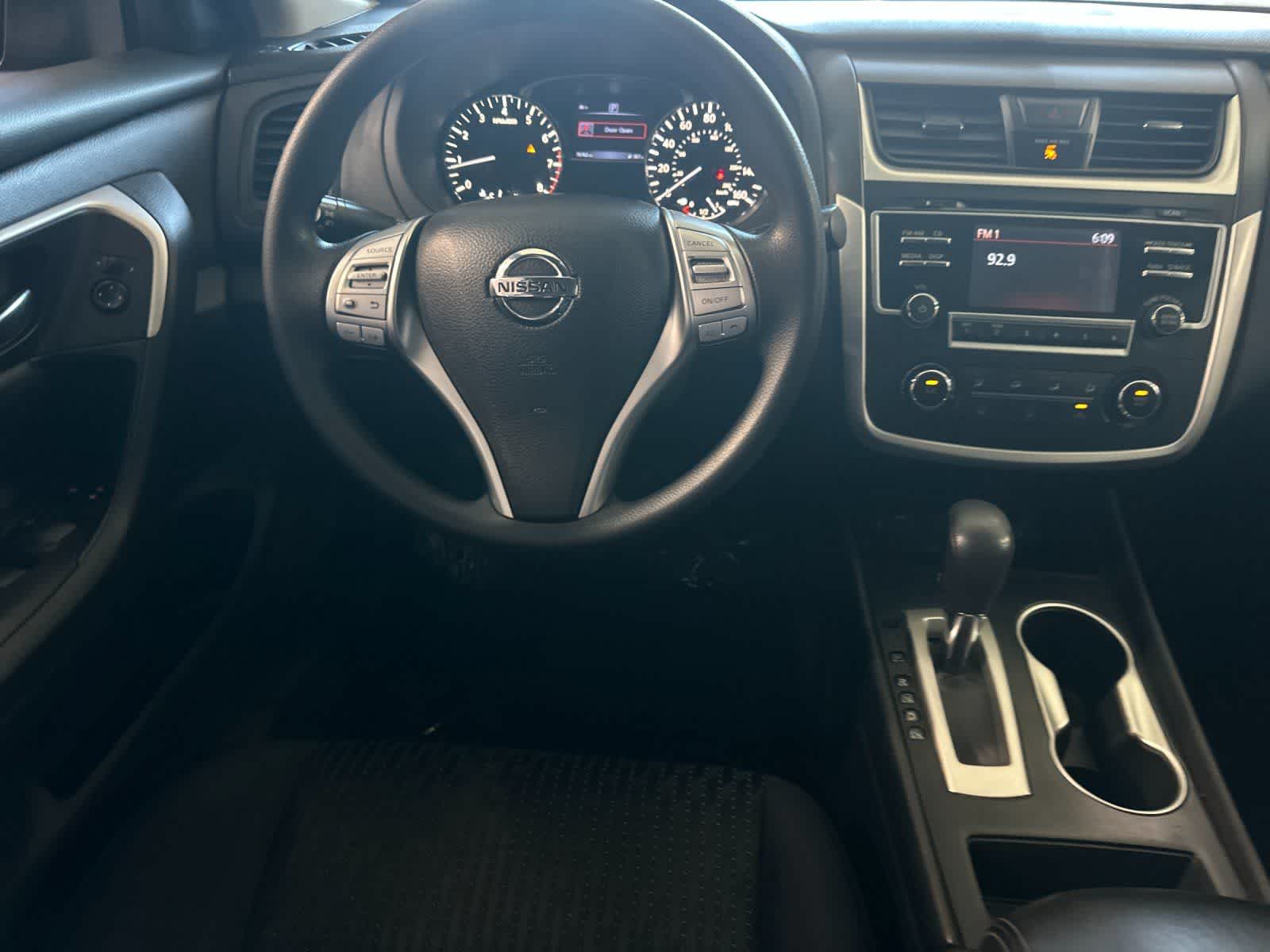 Thumbnail: 2016 Nissan Altima - 15