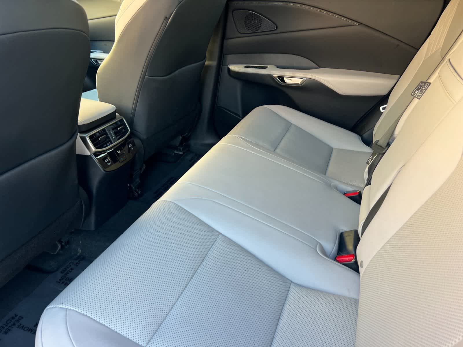 Thumbnail: 2023 Lexus RX - 4