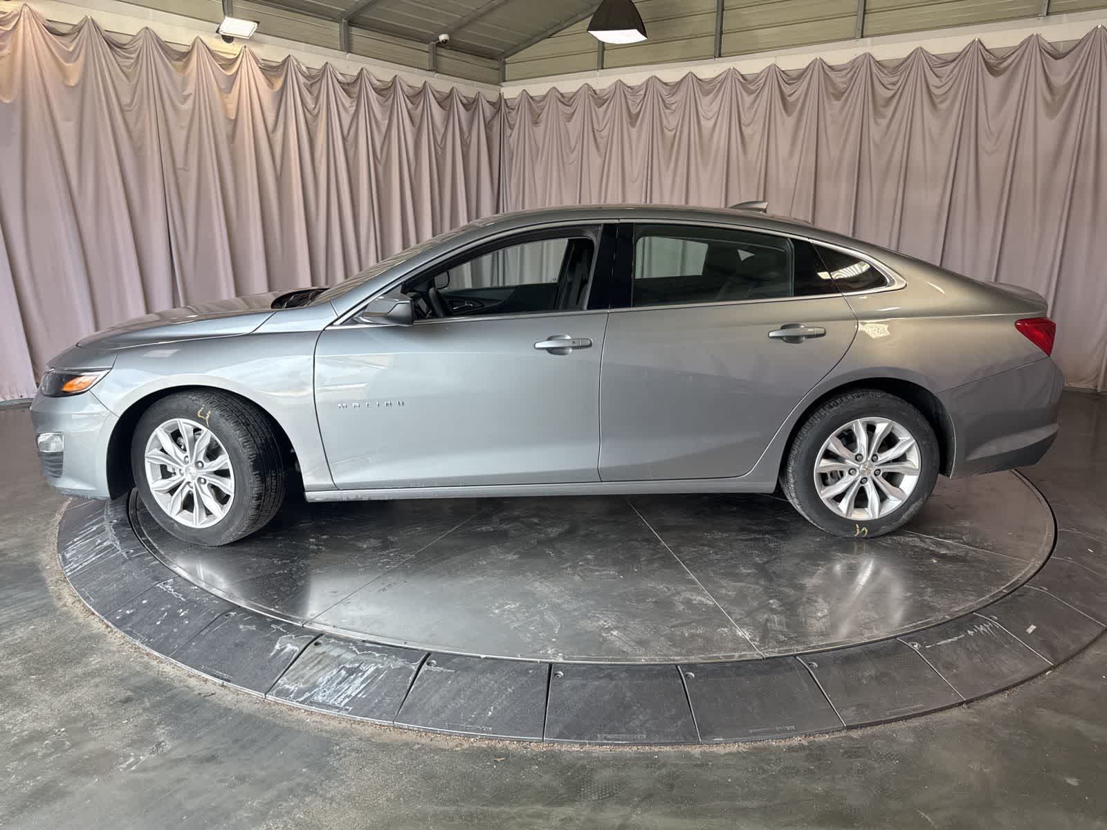 2025 Chevrolet Malibu 1LT photo 3